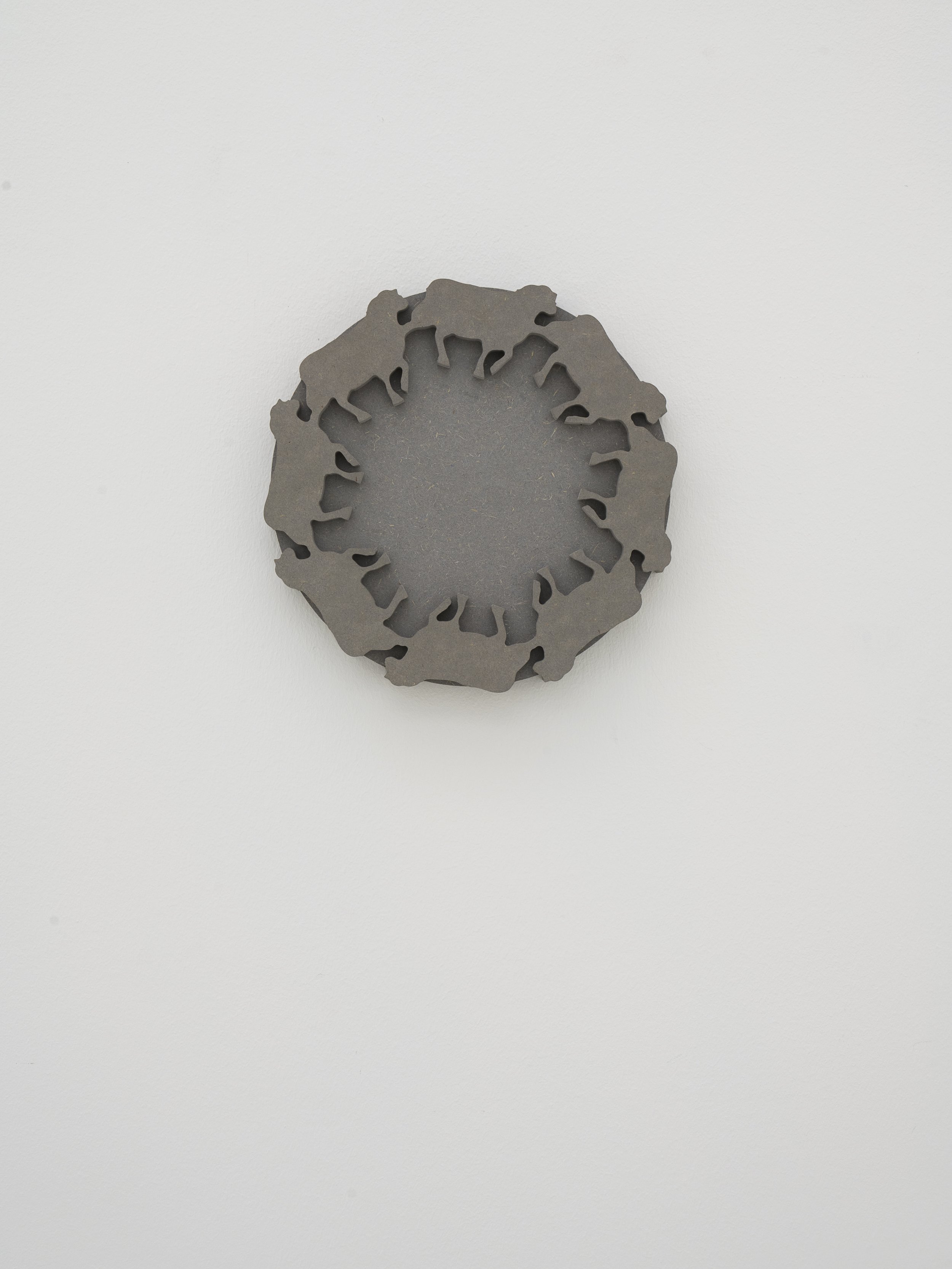 fig21 - Clemens Tschurtschenthaler; Tondo Shepherd; 2025; Kunstraum Remise, Bludenz (AT); exhibition view ©christa-engstler.at.jpg