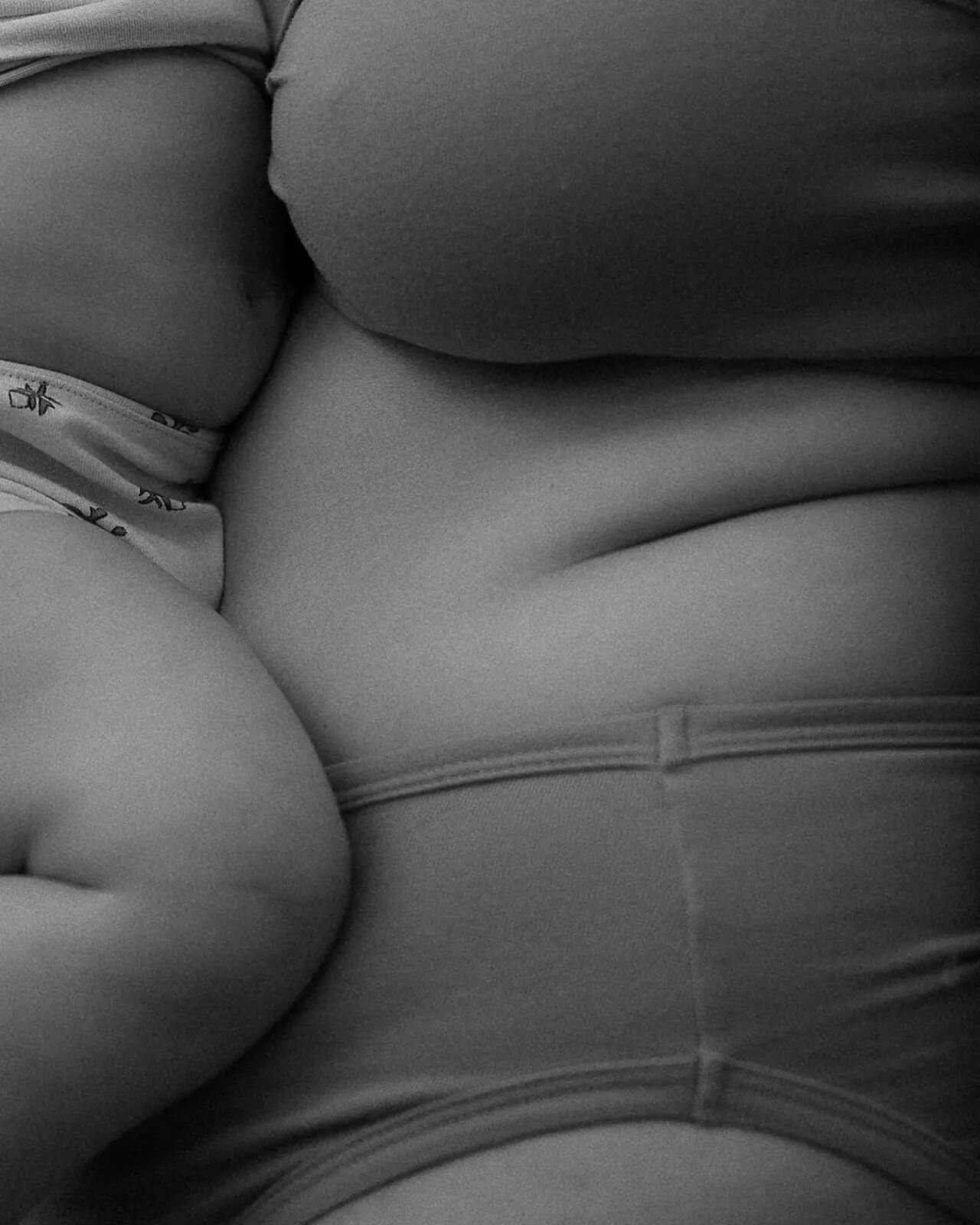 where one begins
the other ends.
-blurred lines
.
.
.
.
.
.
#thefamilycollective #talesofthemoment #ourdearestdays #motherhoodmusings #thephotographerspath #documentwomen #feelingmotherhood #runwildmychild #cameramama #simplymothers #forthestorytelle