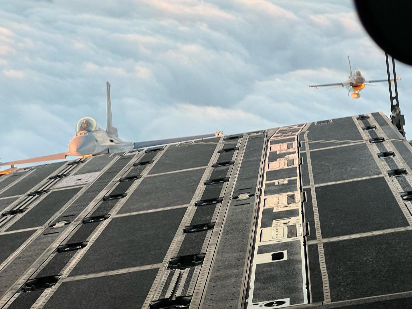 It&rsquo;s never too late to post these amazing pictures I guess&hellip;

Taken by me :))

#f16viper #a400m #lad&eacute;fense