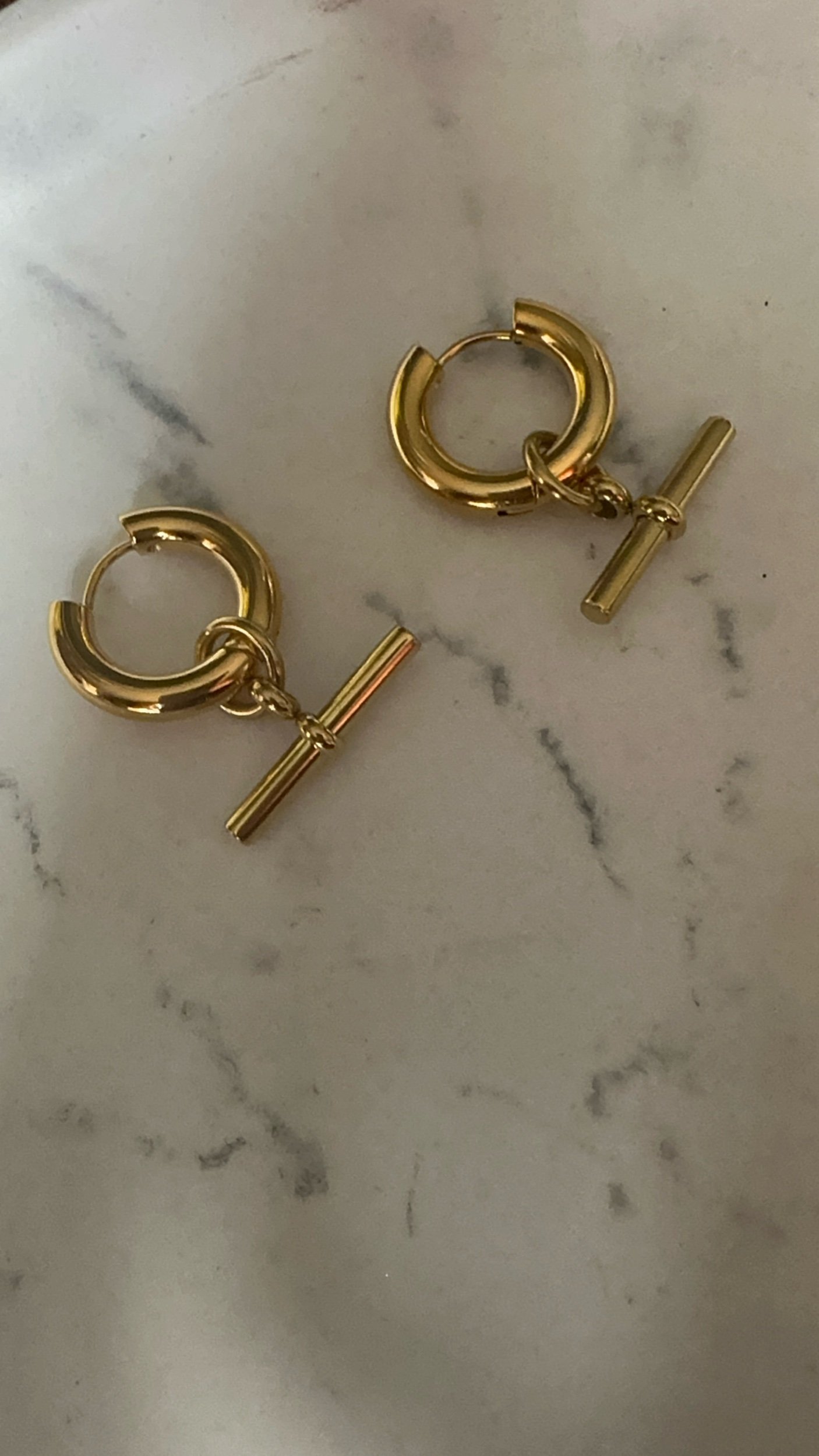 Essential waterproof gold hoops