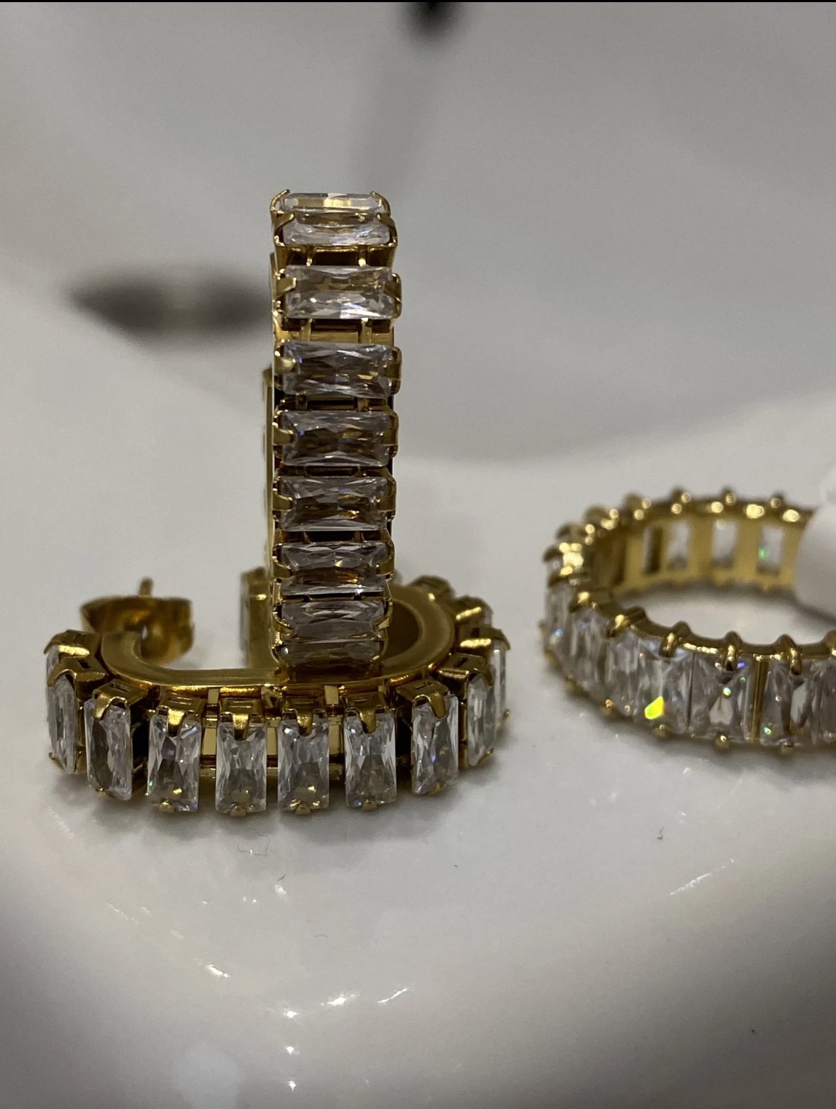 Six Charming Ways to Style Your Christmas Party Jewellery: An ÎLE KEKERE Guide