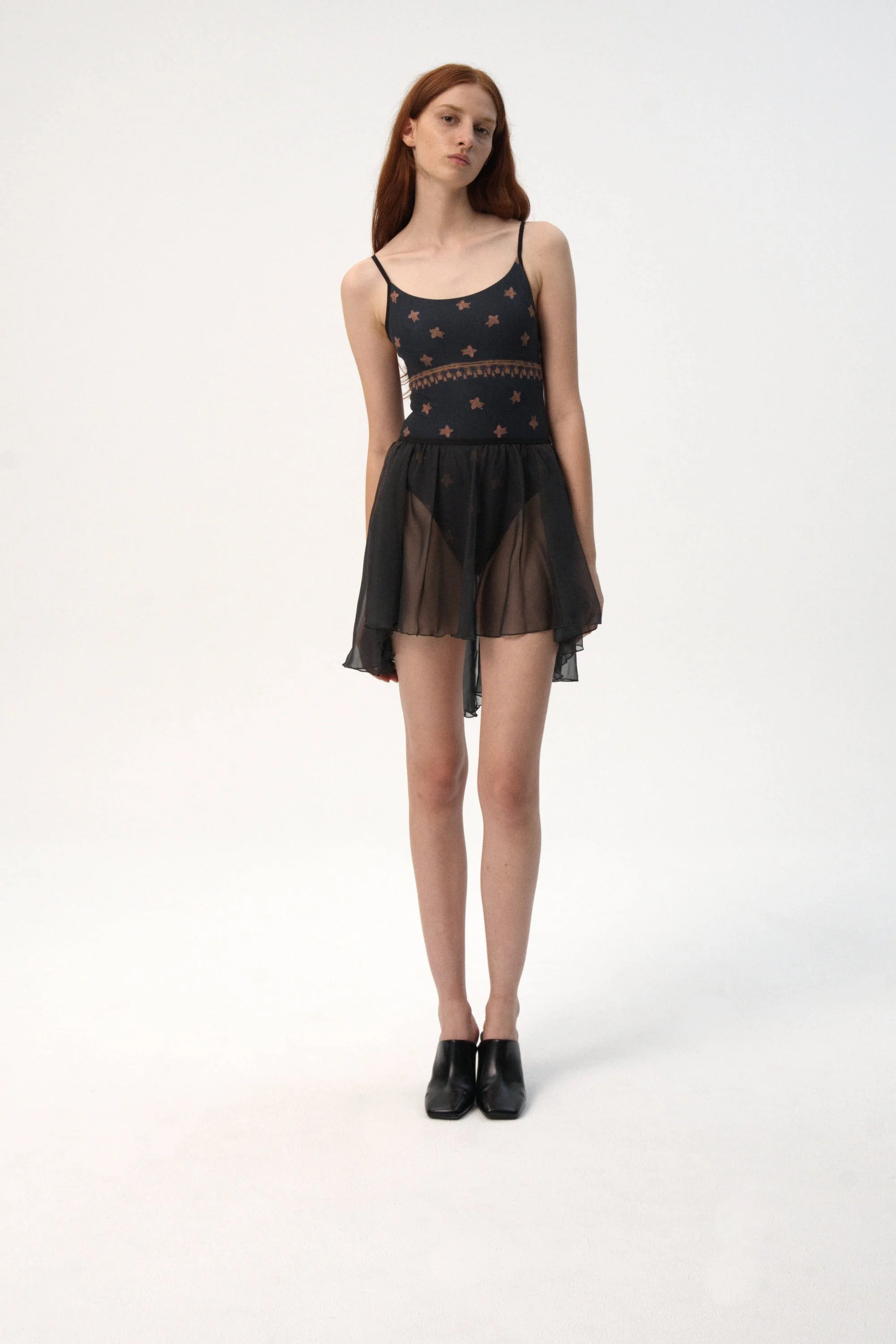 maldire-amanti-short-skirt-04.jpg