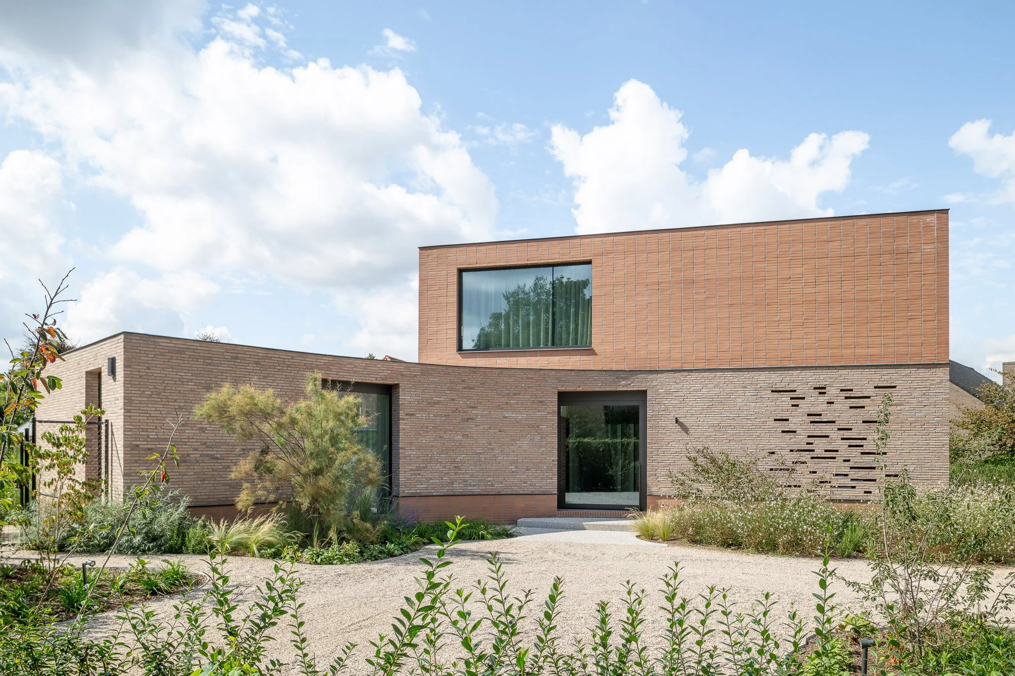 SalmonManual-Hermes © Jonah Samyn-0643-LR.jpg