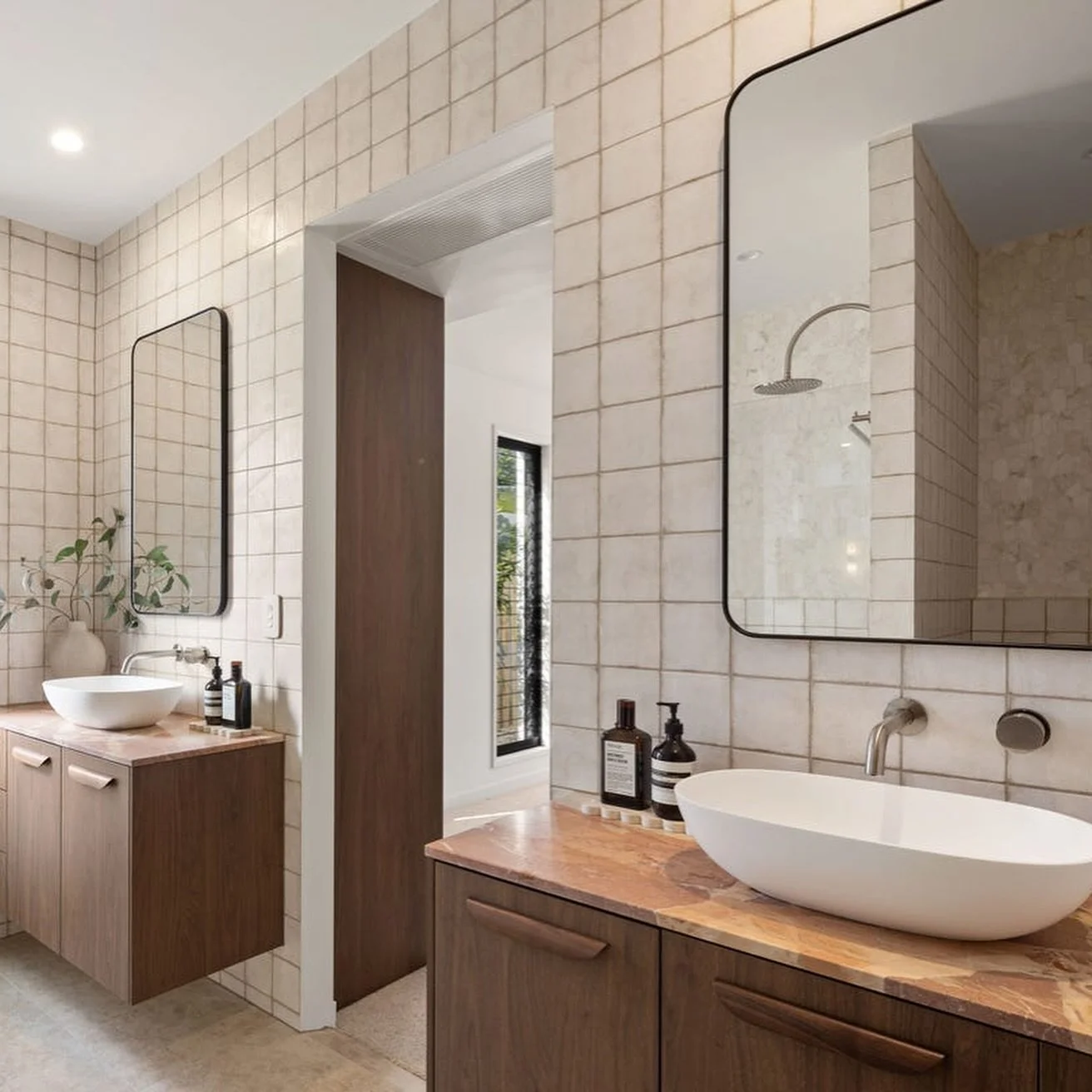 Details from the Master Bedroom at 31 Savoy β¨