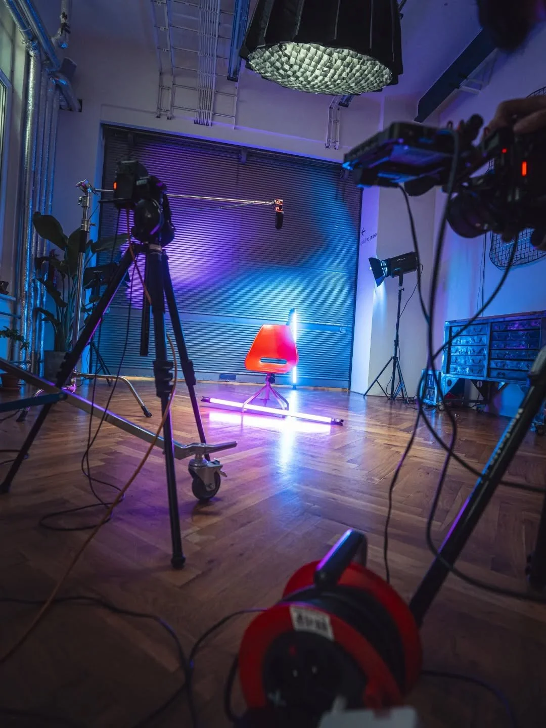 Behind the scenes 🎬 @madmonq 🔮 #videoproduction #studiozerolimits