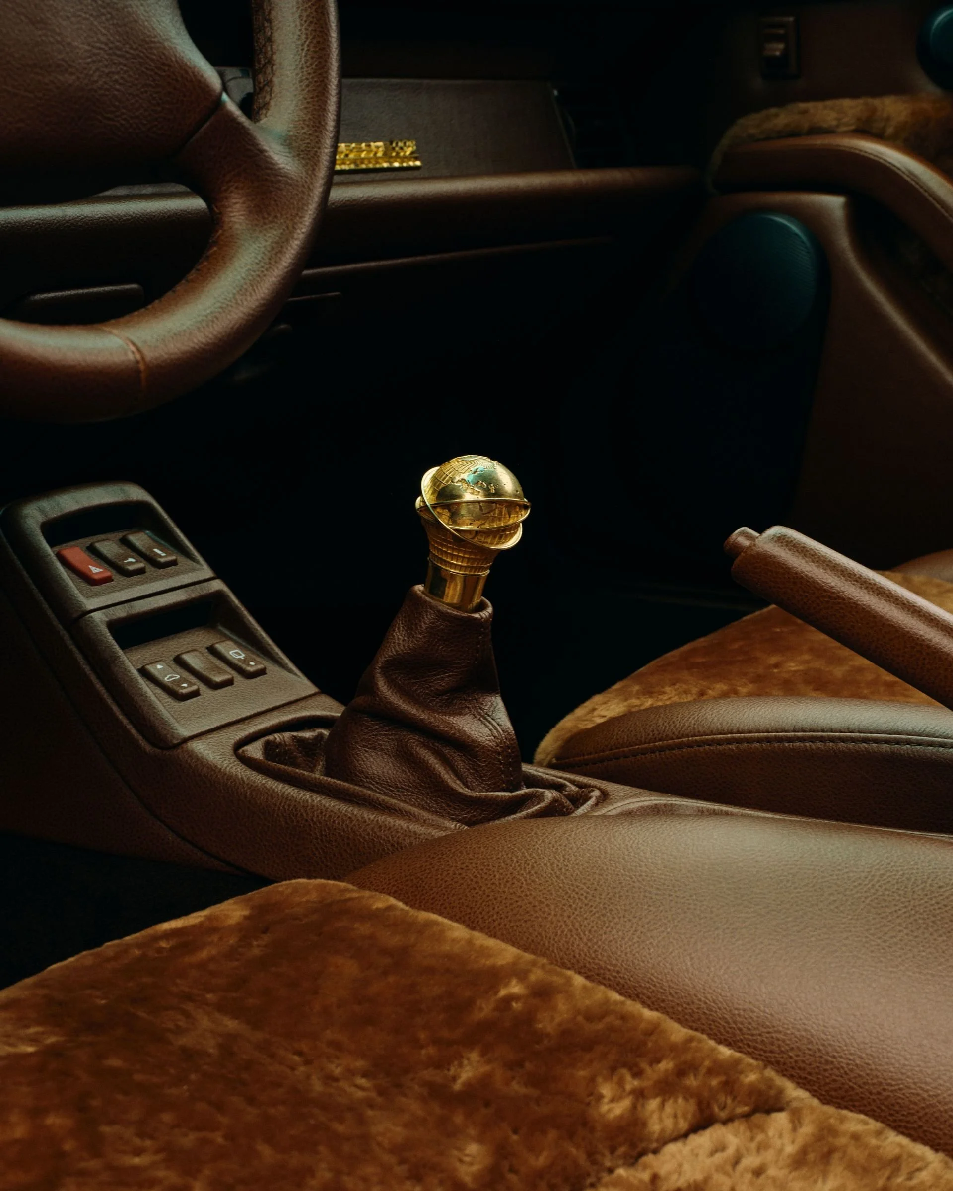 xlarge_FW_24_PORSCHE_CAR_STILLS_INFEED_GOLD_11192406_5084984161.jpeg (Copy) (Copy)