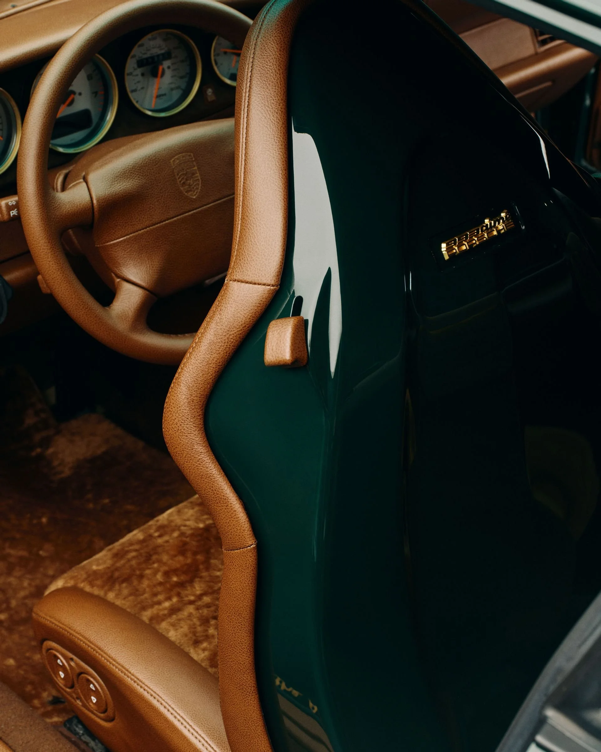 xlarge_FW_24_PORSCHE_CAR_STILLS_INFEED_GOLD_11192408_49d18d4feb.jpeg (Copy) (Copy)