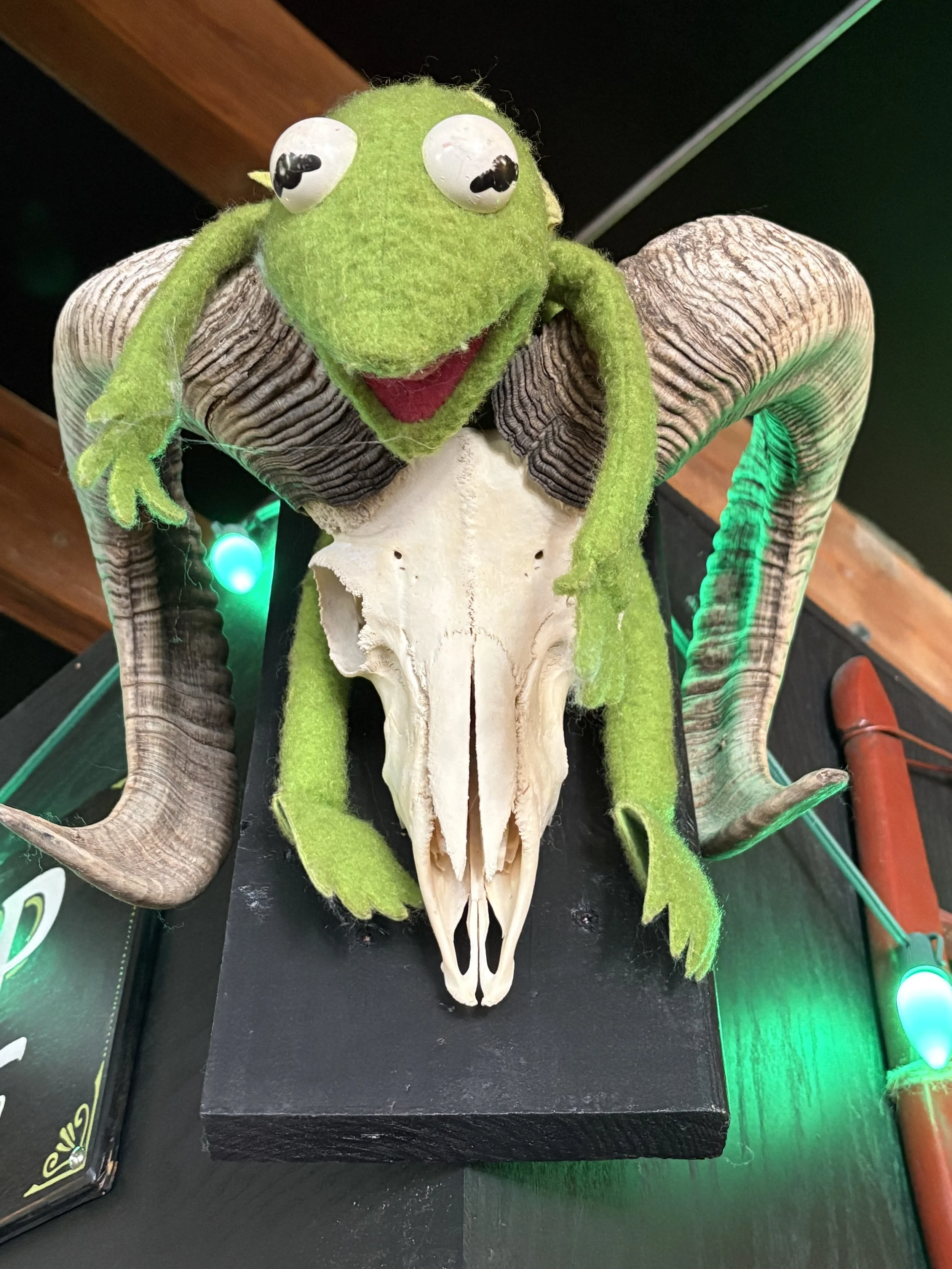 fun bars crossroads kansas city.jpeg