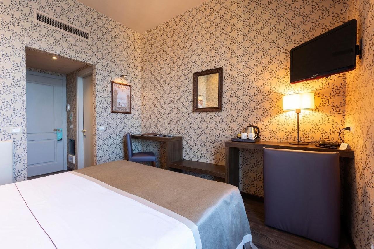 hotel8.jpeg