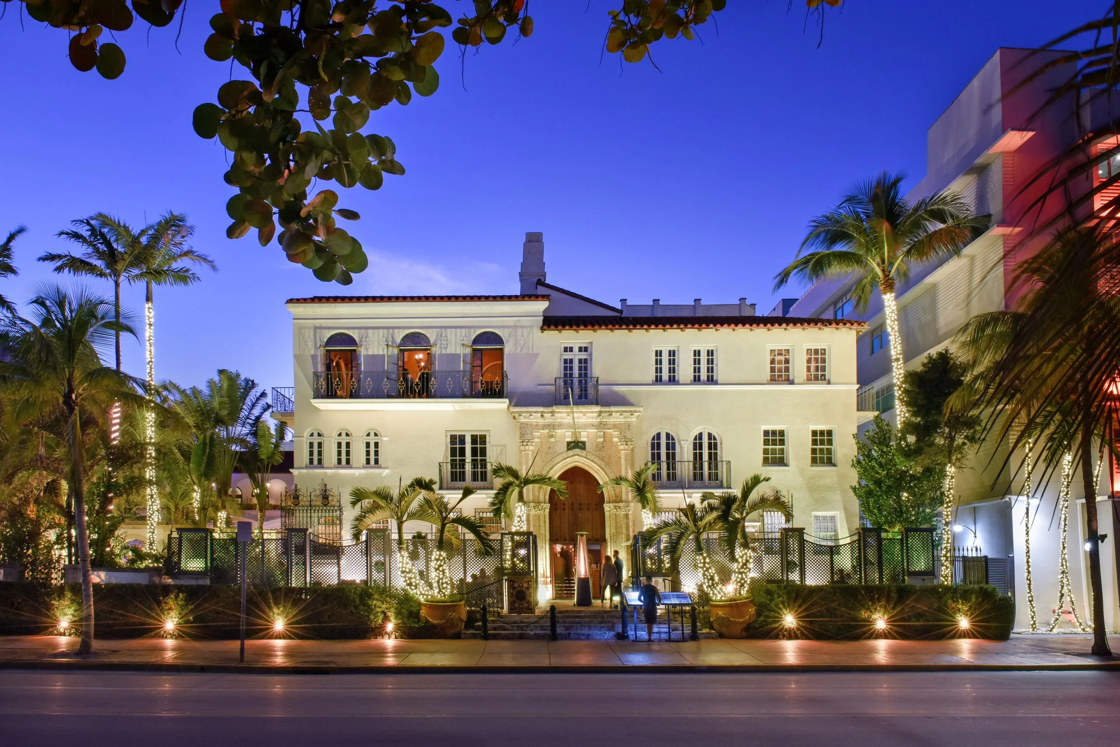 THREE-NIGHT LUXURY STAY & DINNER FOR TWO AT THE VERSACE MANSION, MIAMI (VER-MSN-1181)