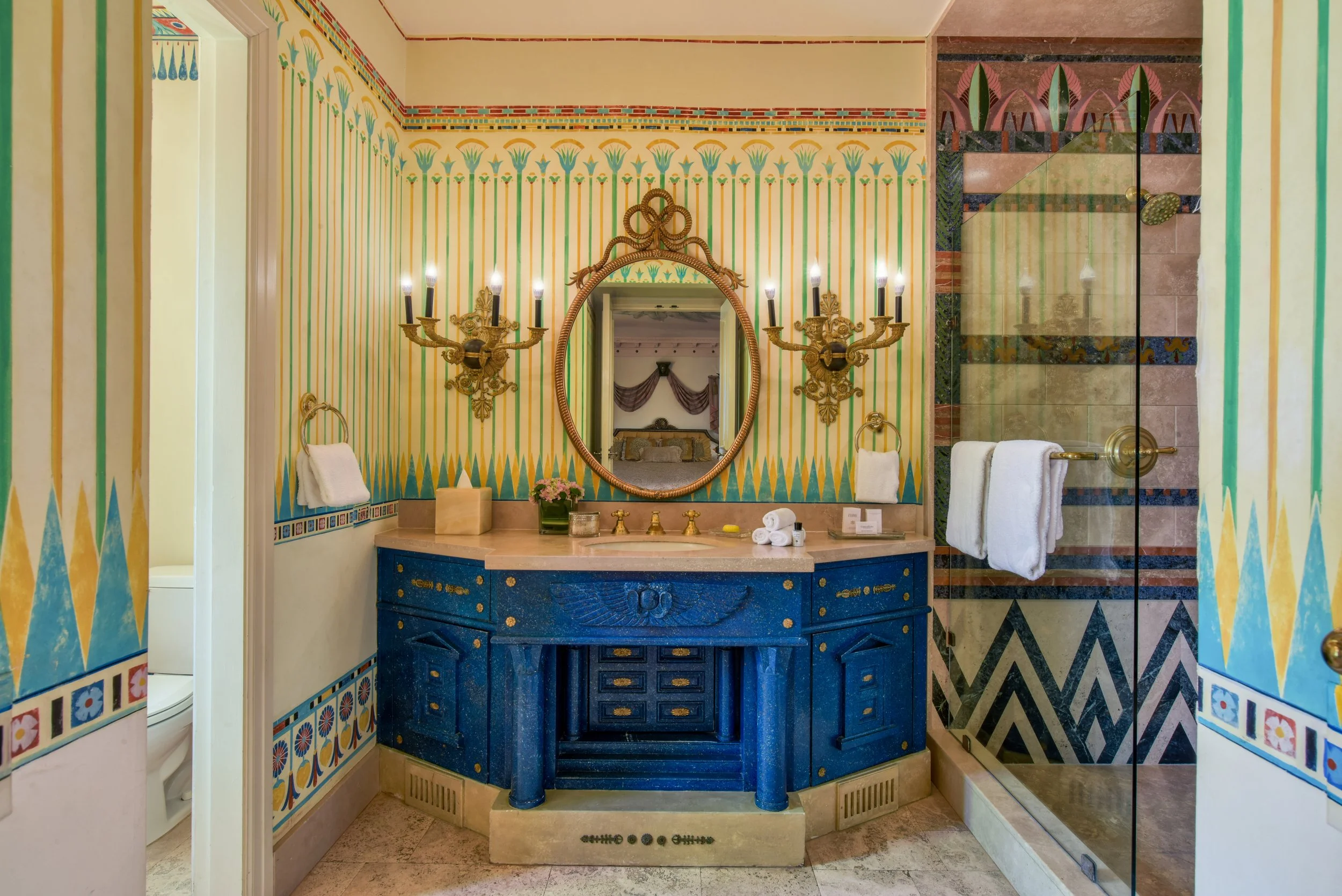 AuroraBathroom.jpg