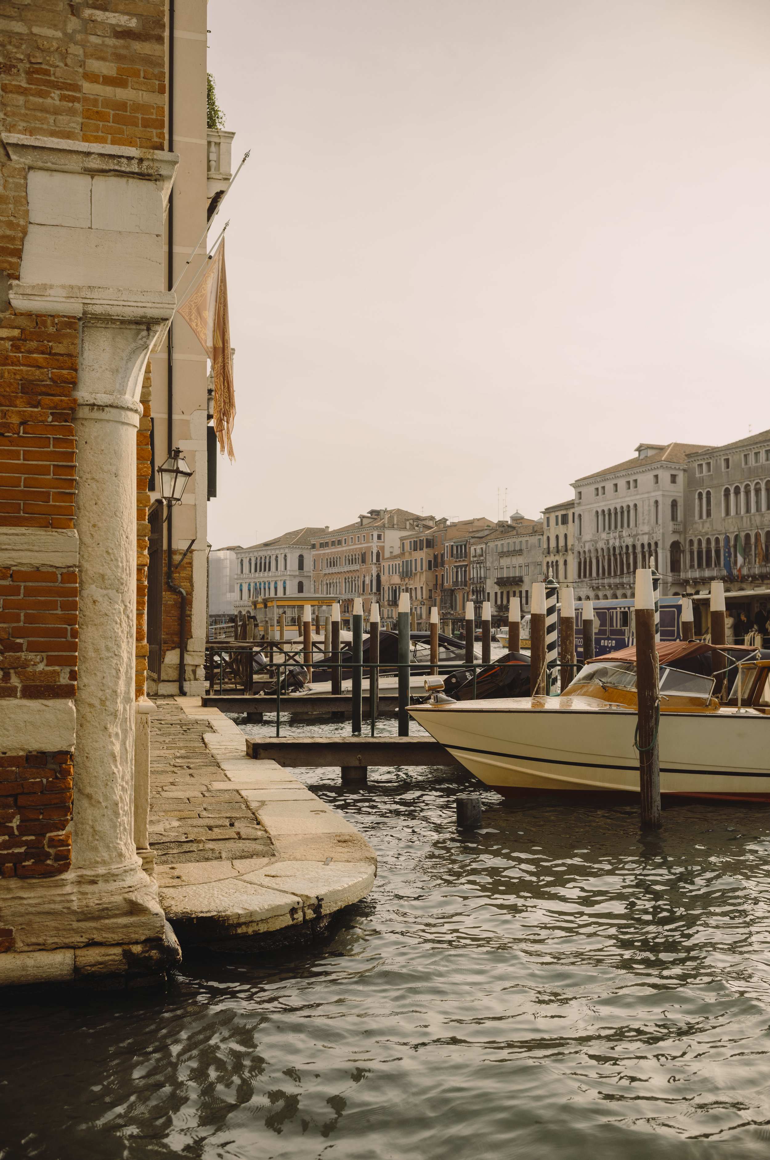 L1008931a-2.jpg