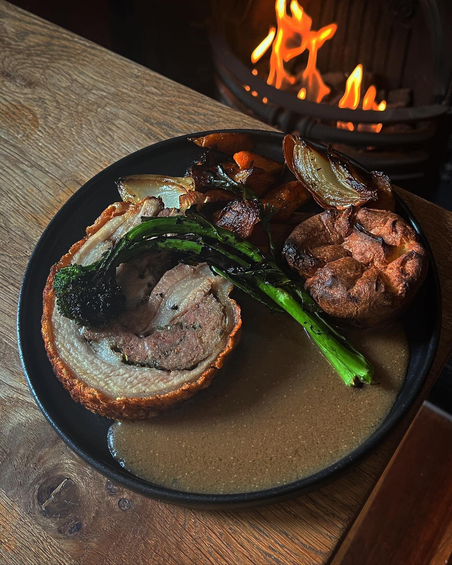 Adding &ldquo;Sunday Roast&rdquo; to the weekly specials roster. Starting from 4pm tomorrow, enjoy roast pork or chicken with seasonal veggies and Yorkshire pudding for $32. Stay tuned for Sunday lunches ✌🏽