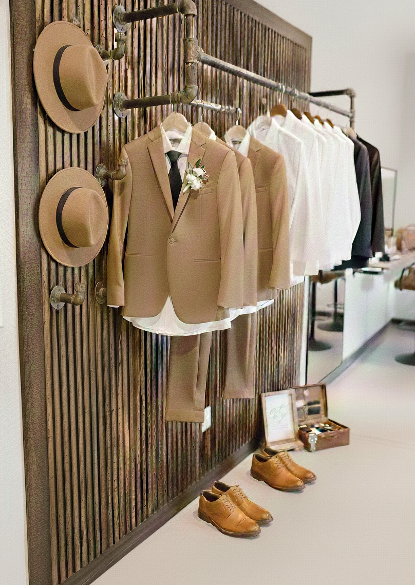 Grooms Room White Knot Barn.png