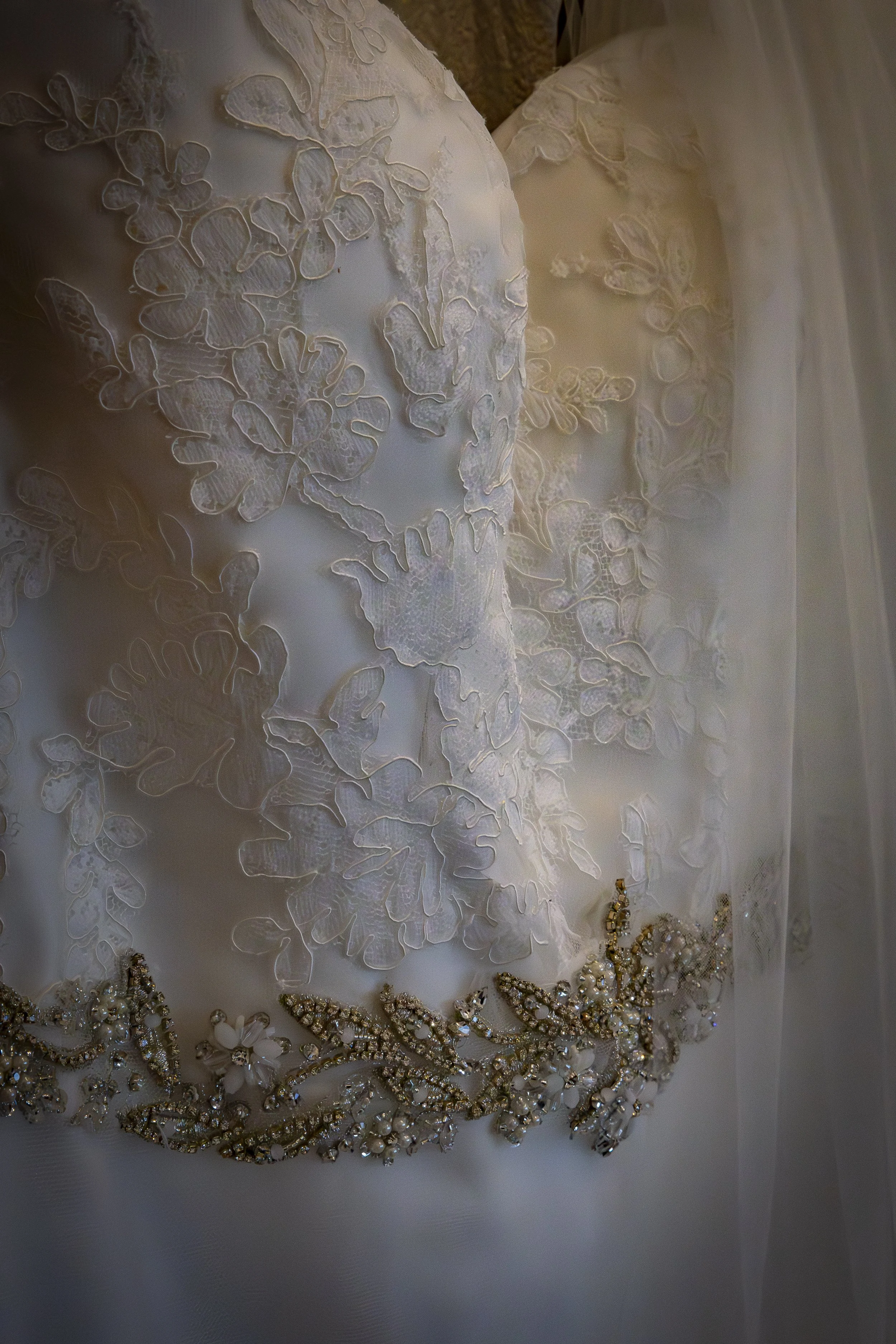 White Knot Barn Wedding Dress.jpg