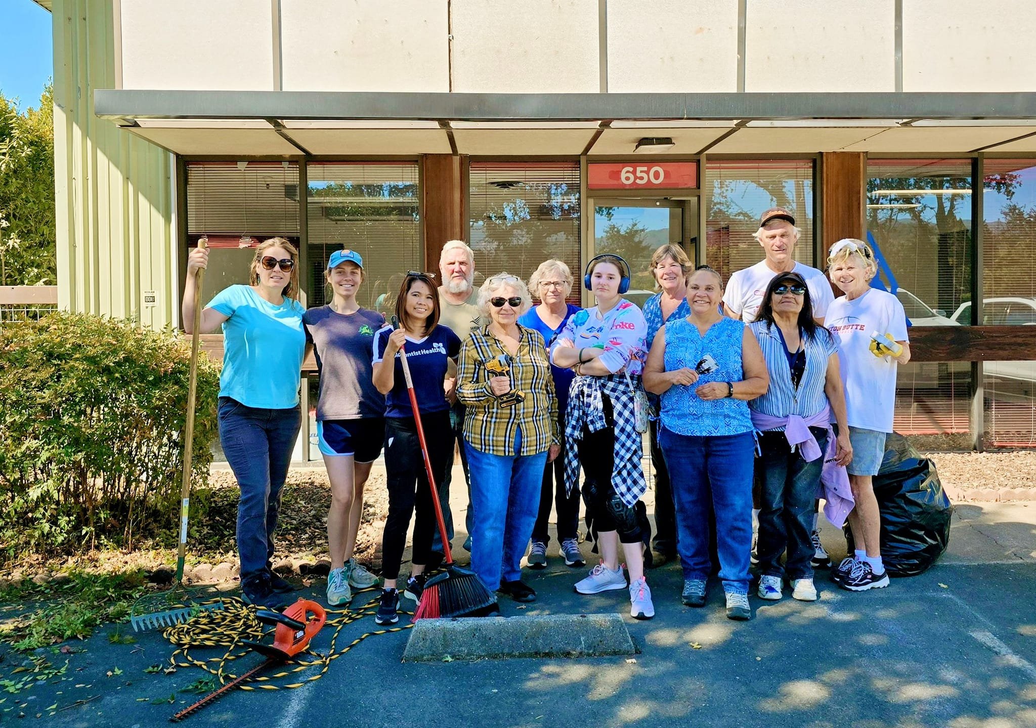 GIVING TUESDAY VOLUNTEER GROUP.jpg