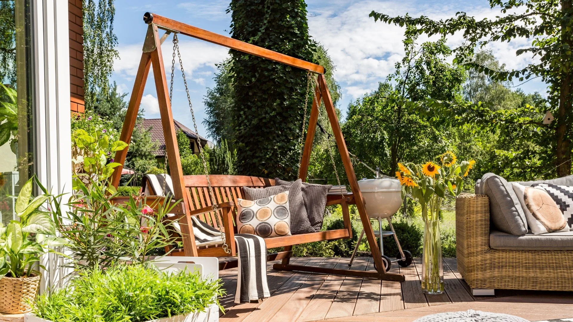 5 Summer Design Essentials You Need to Know