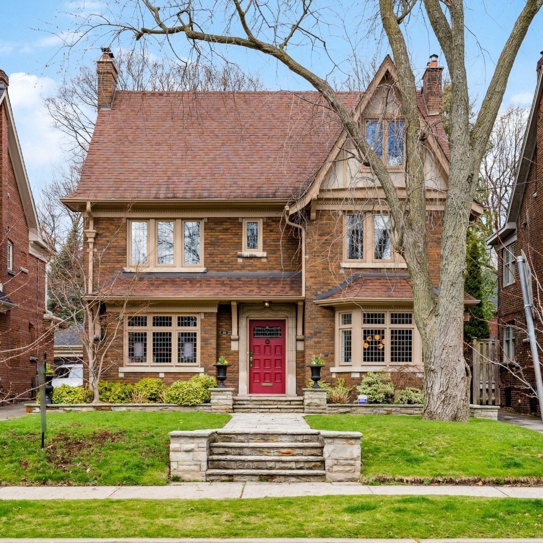 #JustListed | Discover a rare gem in the heart of Toronto's most coveted #NorthRosedale neighbourhood. This handsome residence, with its distinctive fa&ccedil;ade and roof peak, seamlessly blends traditional charm with tasteful updates and exudes war