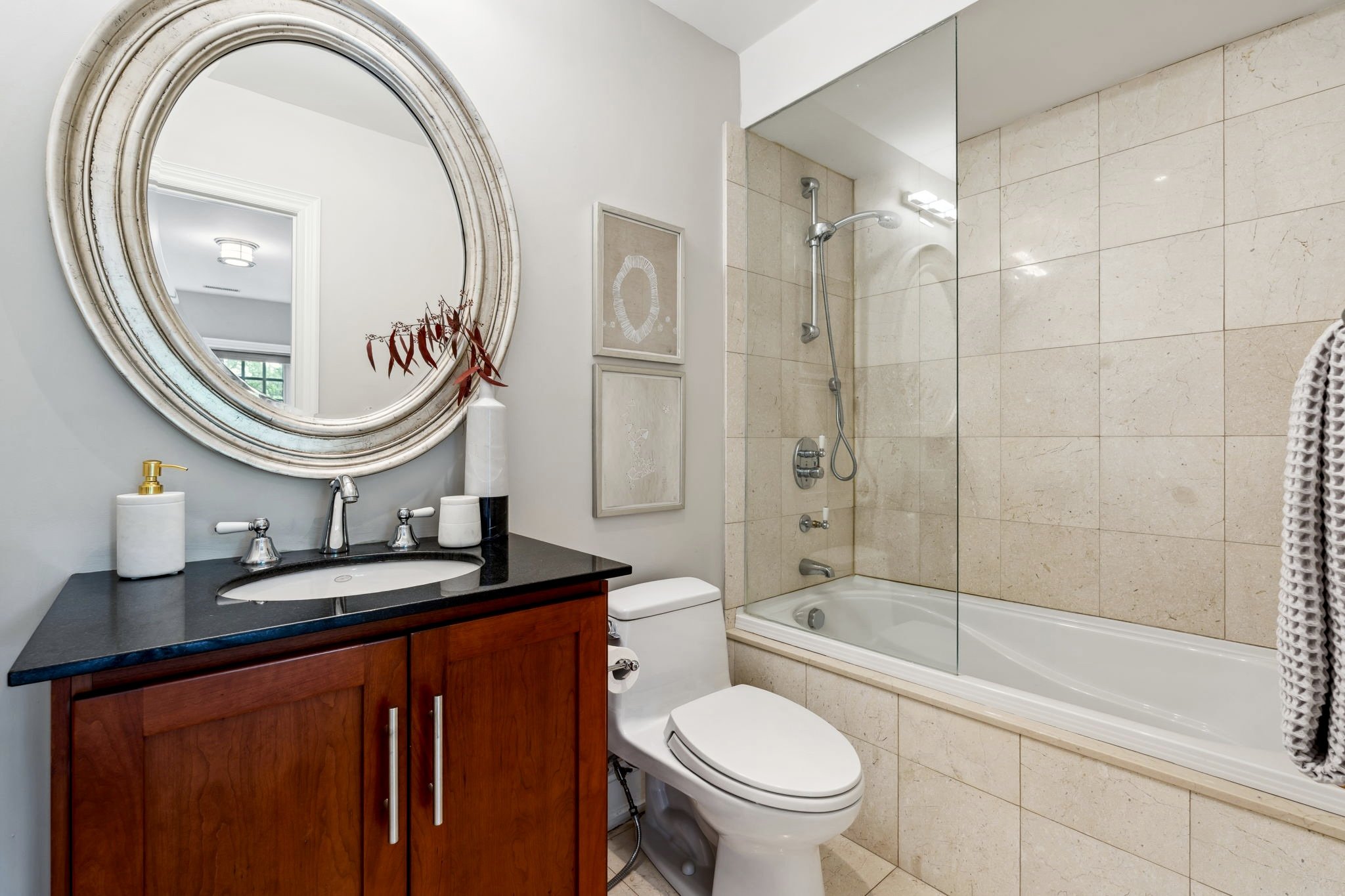 2ndFloor Ensuite.jpeg