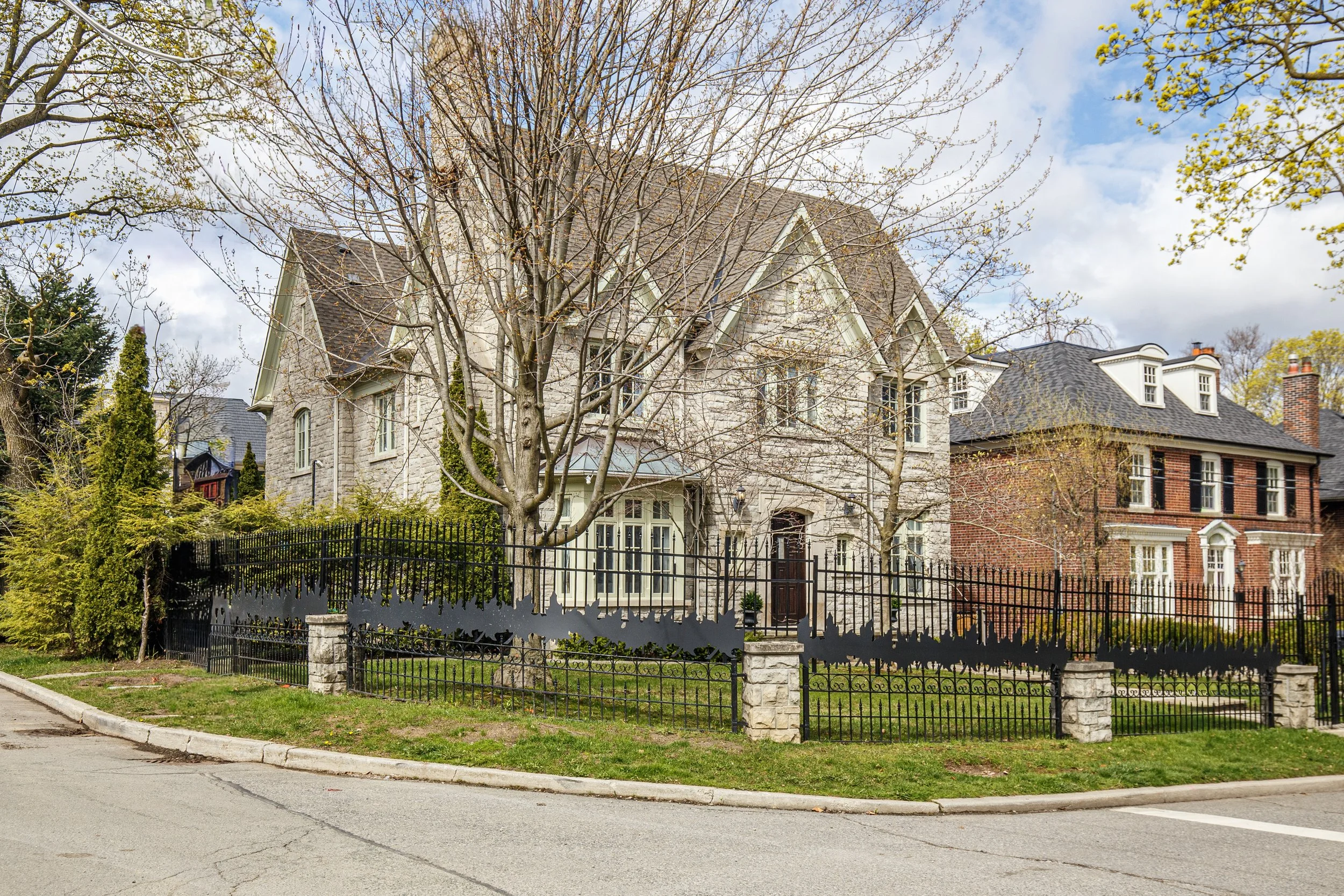 Y outside corner 200 Glenayr (86).jpg