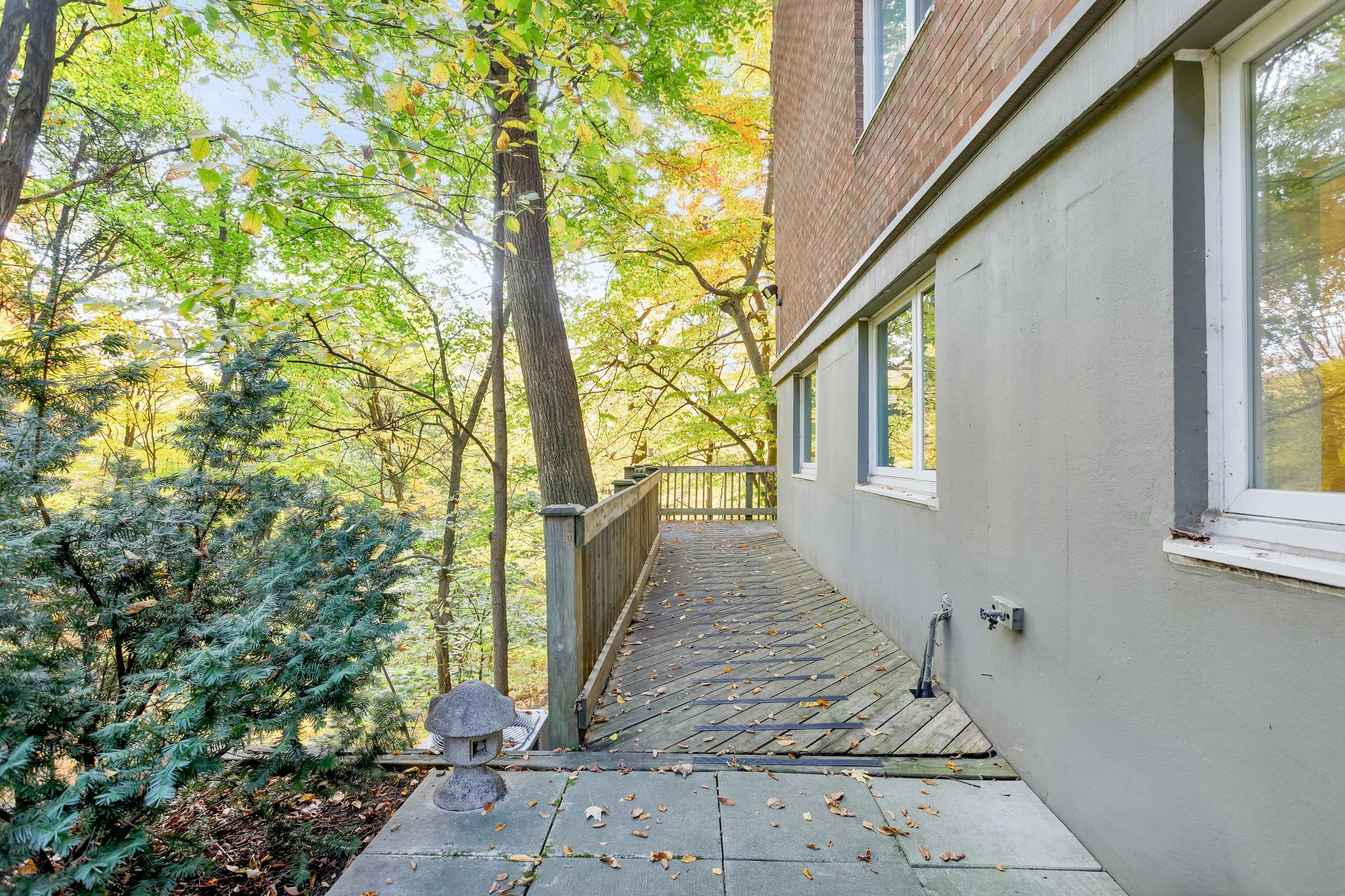 Outdoor balcony photo 2.jpeg