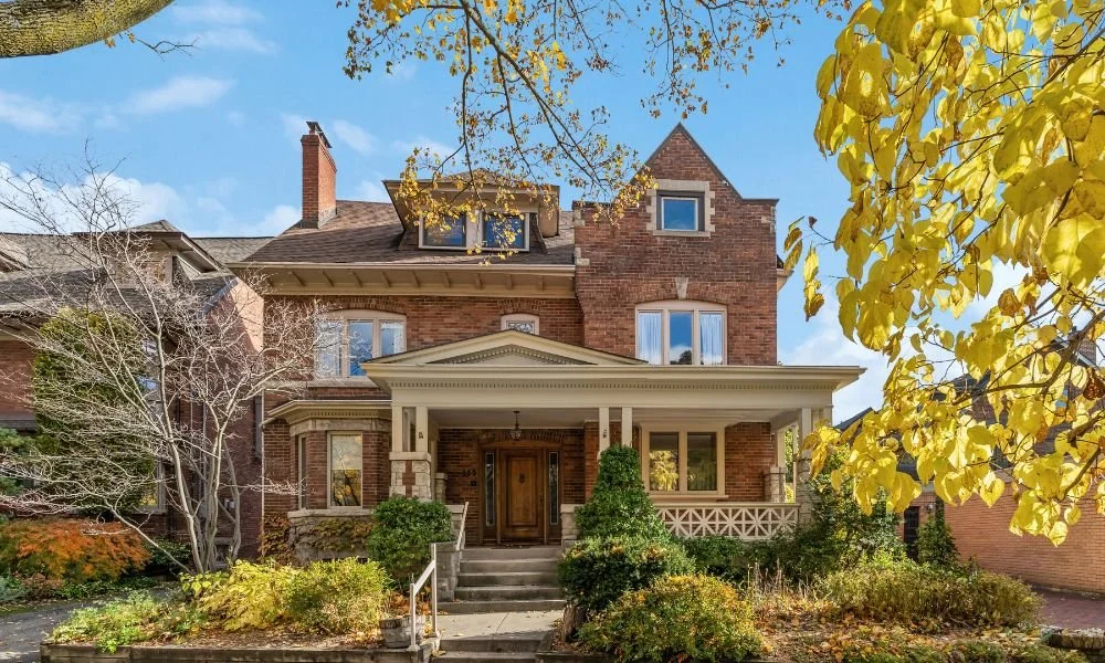 Edwardian Style Mansions - Prominent Citizens Reside - Low Vehicular Traffic