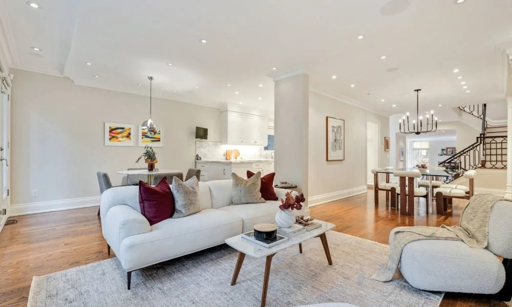 Luxurious living room with easy access to shopping and schools