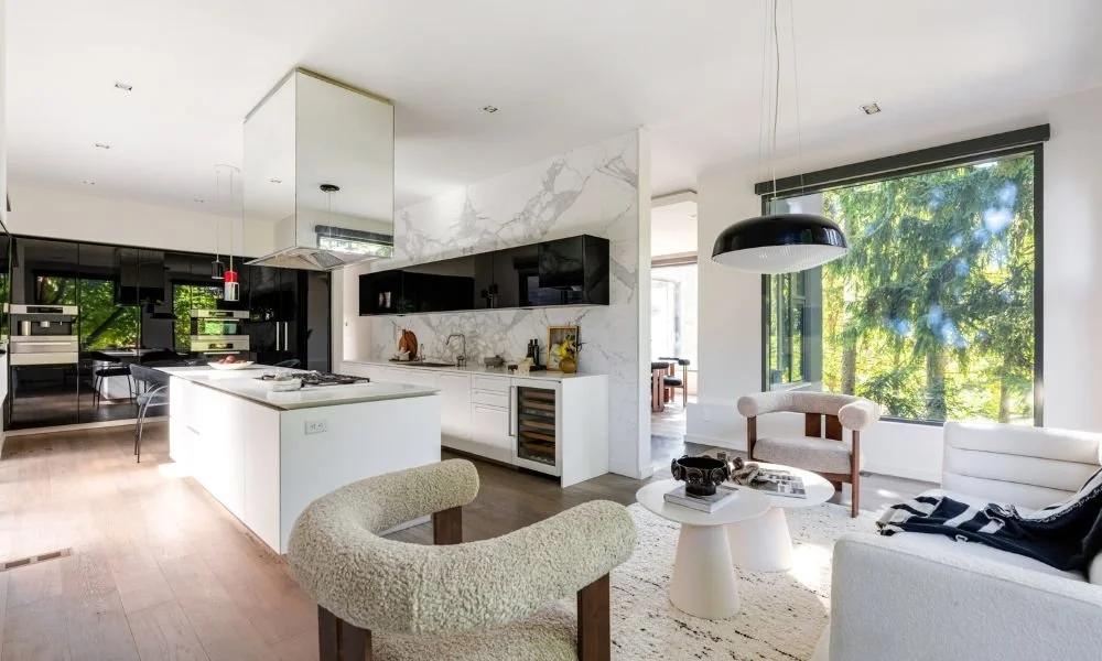 Beautiful Chaplin Estates Living Space - Homes for Sale by Paul and Christian Associates