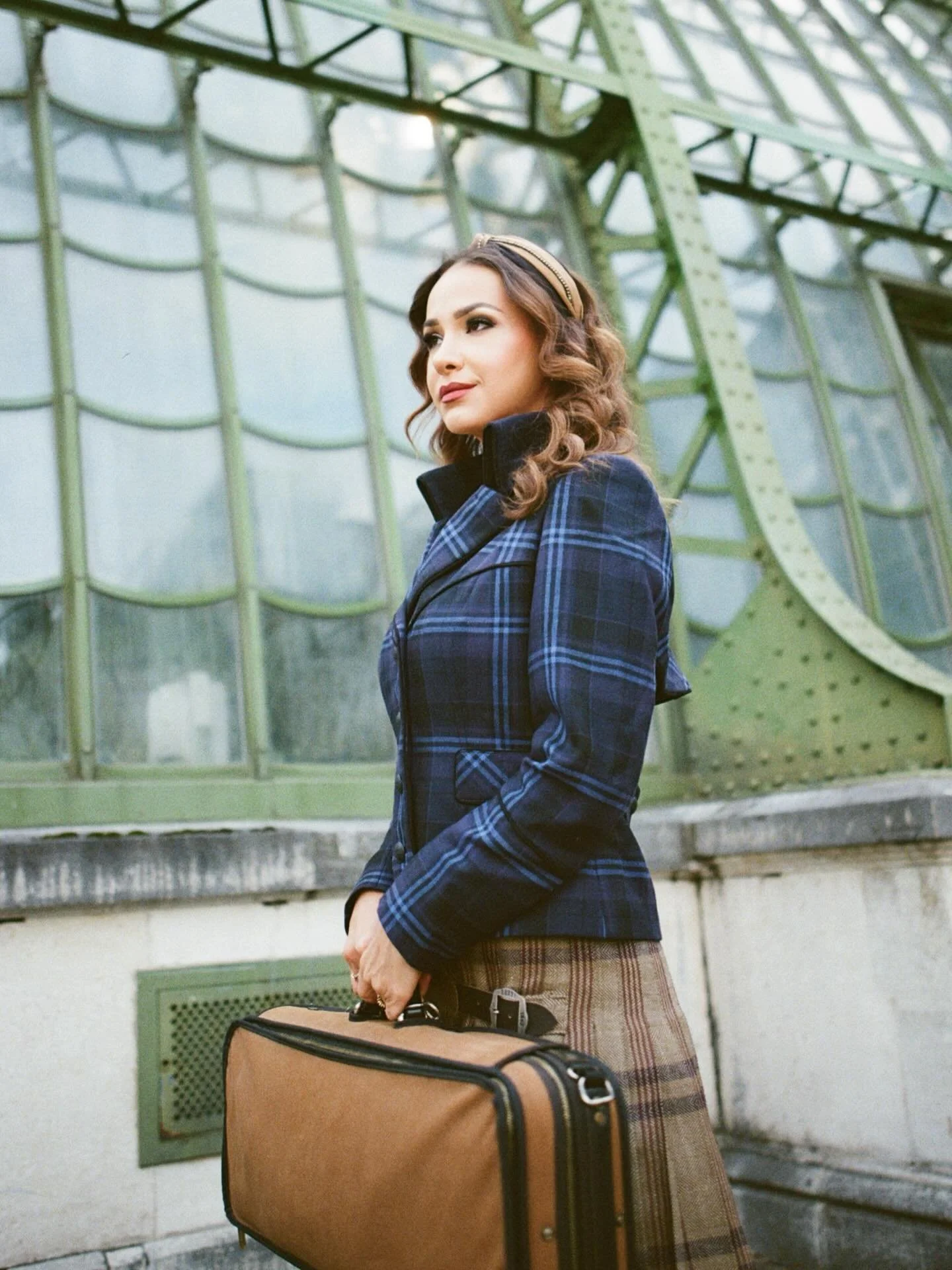 My fav time of the year is starting 🍂
Cosy, rainy days with plenty of tea and soups&hellip;and a lot of composing, practicing and time in the studio 🎵

Photo by @stefanpanfili 
Outfit by @rettl1868
