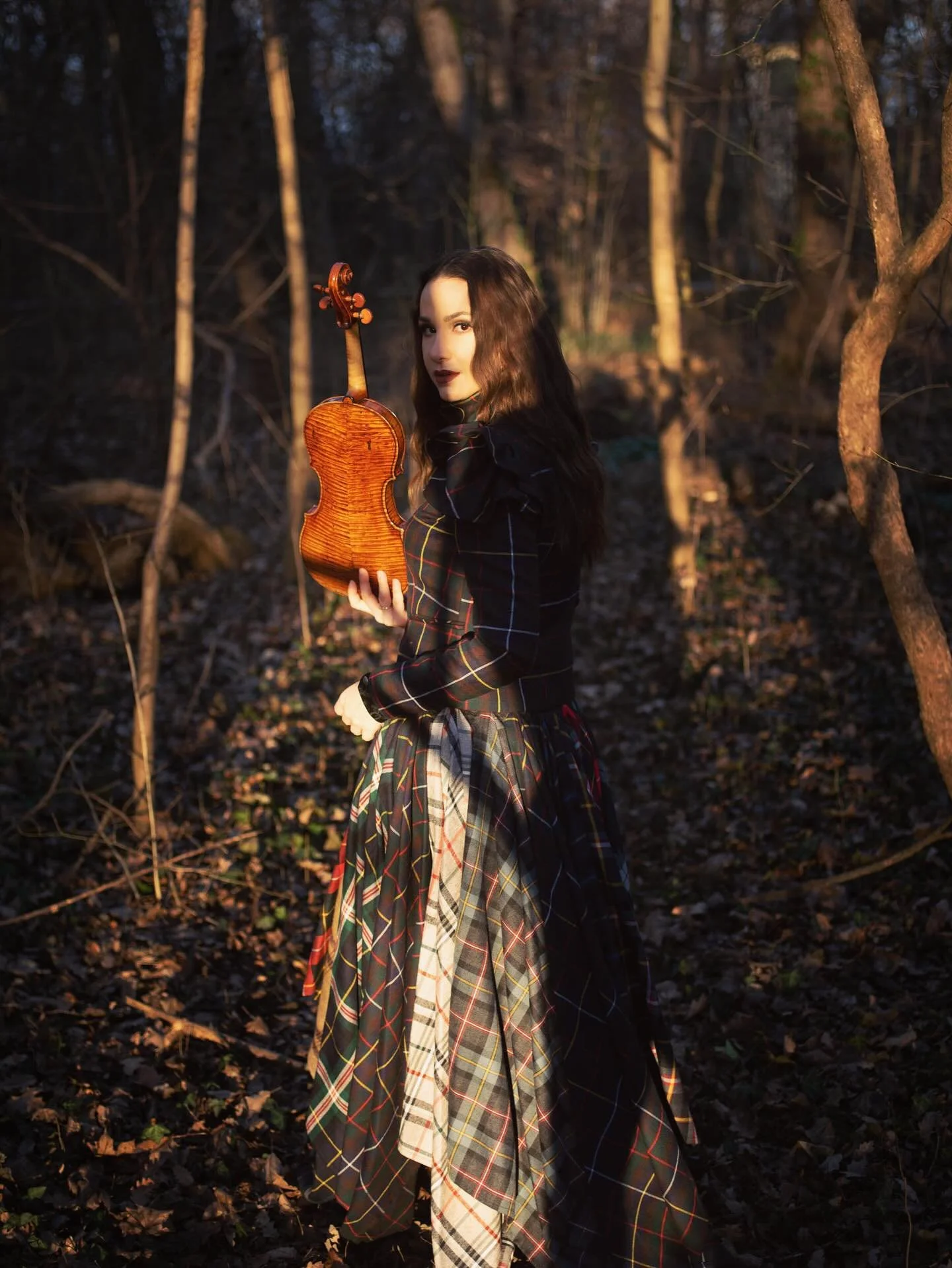 Autumn greetings 🍂🍁🎻

📸 by @stefanpanfili 
Outfit by @rettl1868