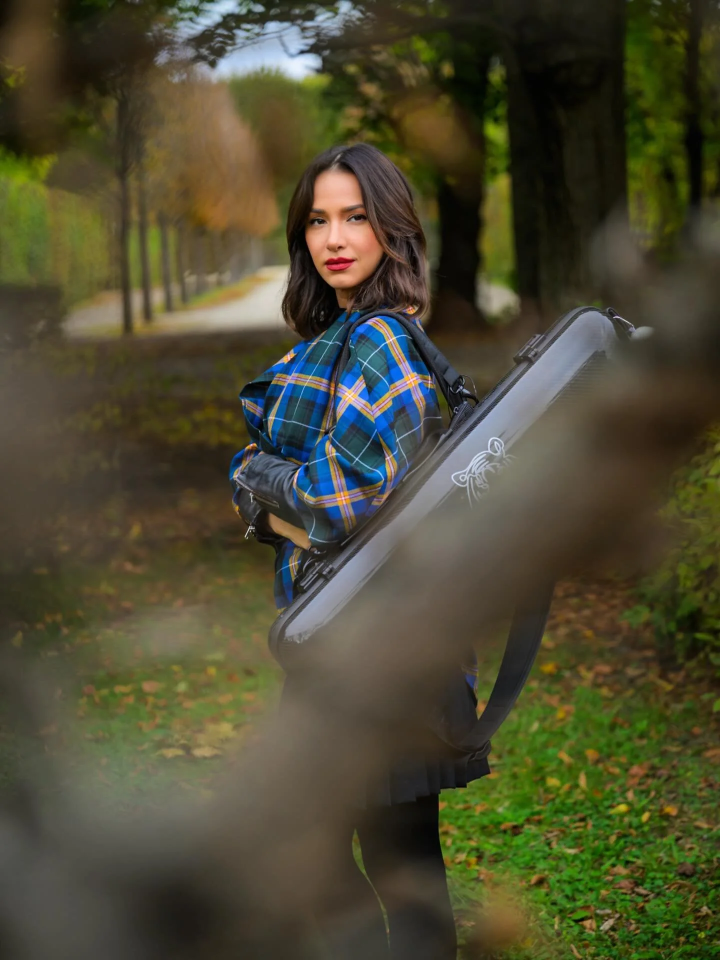 Autumn magic colors&hellip;
@stefanpanfili photoskills&hellip;
Beautiful clothes by @rettl1868&hellip;
And a custom made @gewa.bags.cases&hellip;