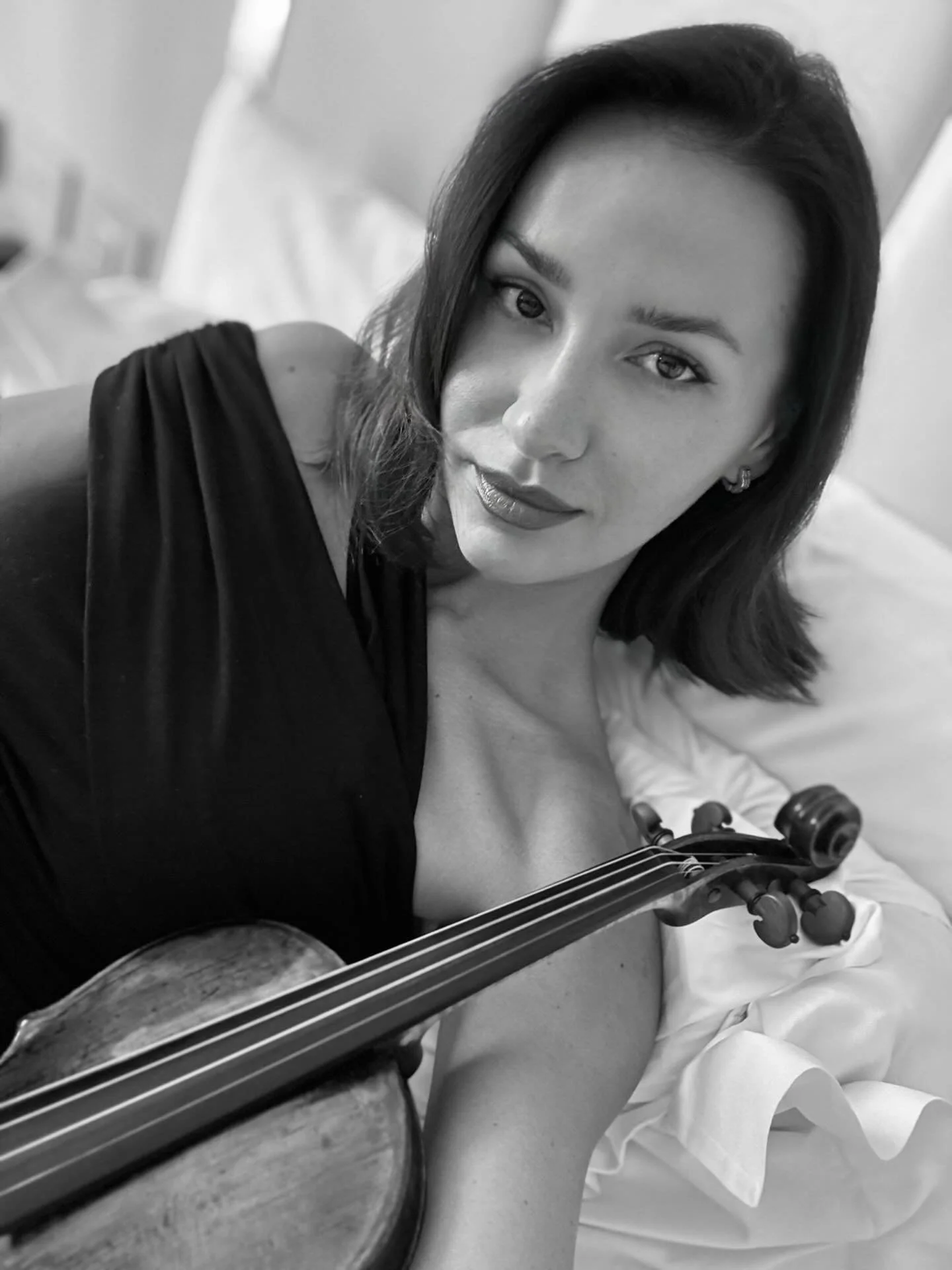 Thank you so much for 97k followers! 
Waw we are so close to 100k! 
Never thought my music would reach so many of you! Forever thankful for your amazing love and support ❤️🎻

Wearing my @marcellanyc Alyssa top which is both cosy and elegant ❤️

Shop