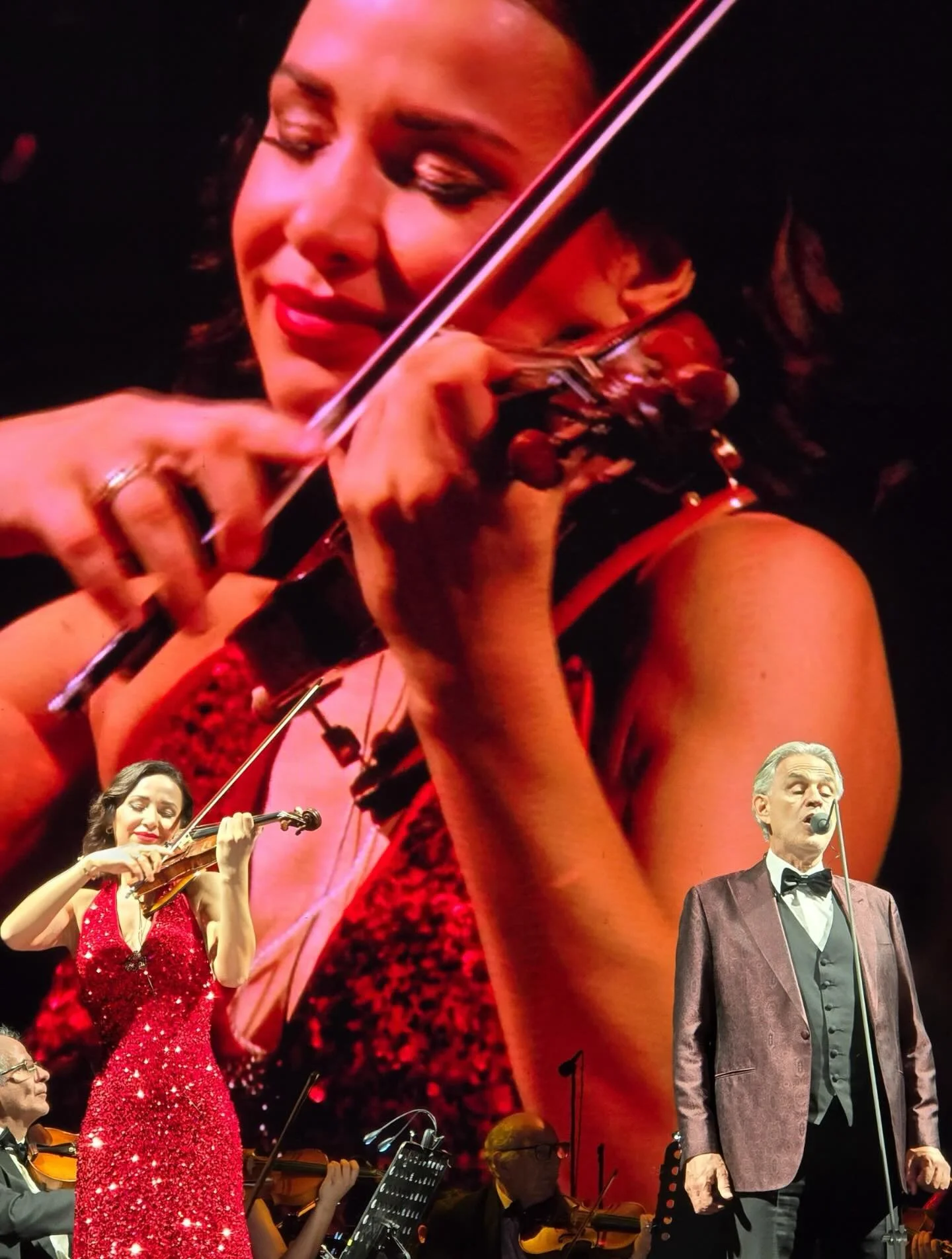 Incredibly excited to start the Christmas Tour in USA and Canada with @andreabocelliofficial today! Our first stop is Dallas! ❤️🎻