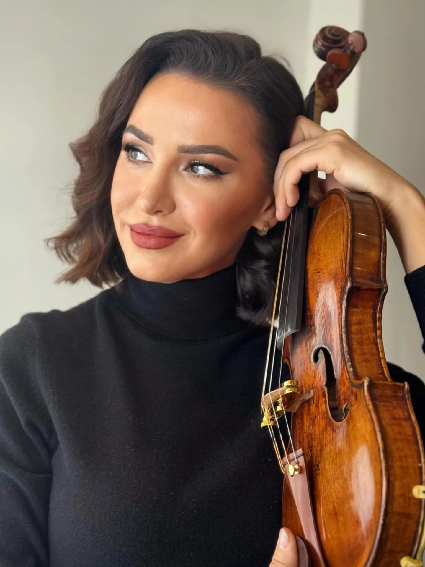 Silence from @comosono is by far the best Violin Mute I&rsquo;ve ever used. 
🎄This would make a fantastic Christmas gift for any violin/viola player. 🎁

Whats so special about this mute? 
Practicing in a hotel room and on the road has never been ea