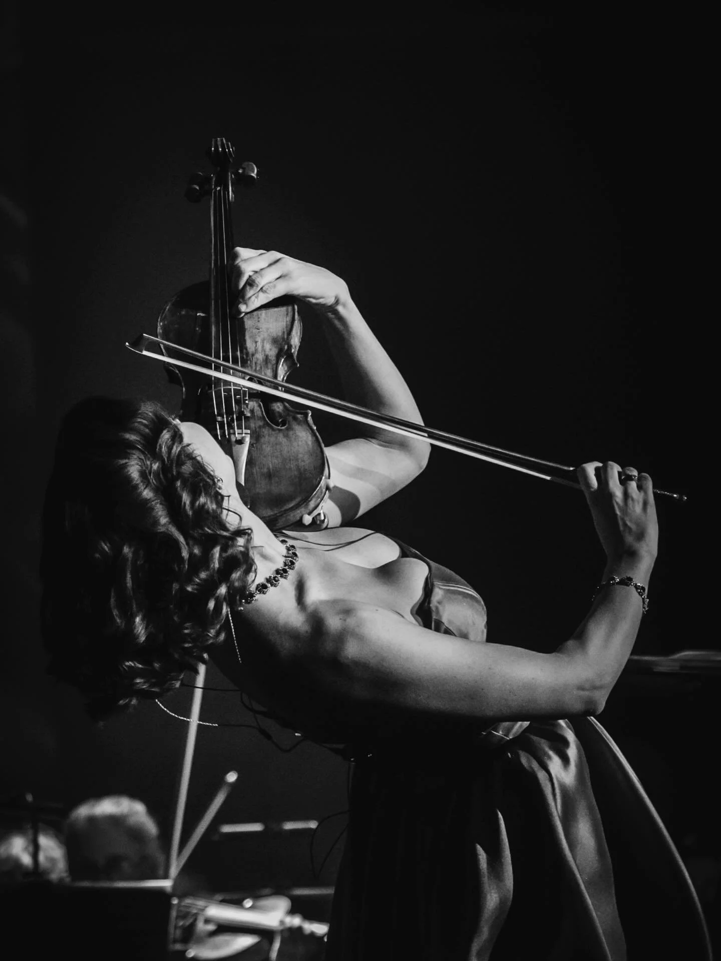 Passion for each note 🎻

Some projects are already coming together this year that were unexpected and I&rsquo;m incredibly excited to hopefully soon share the news with you! 

Photo by @lucarossettiph