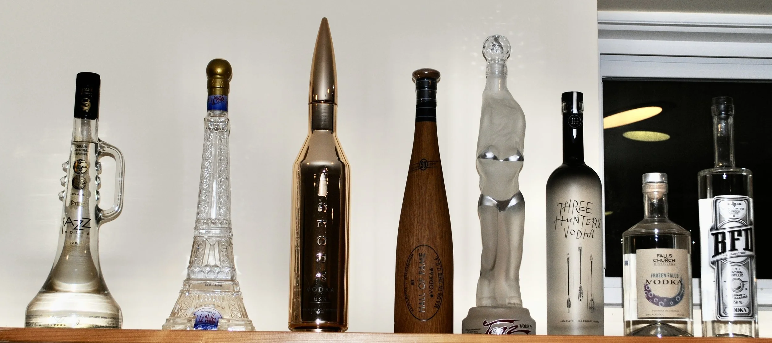 UNIQUE SHAPES 3 - Jazz (trumpet), LeVodka (Eifel tower), Glory (large bullet), Hall of Fame (wooden bat), Teaz (stripper), Three Hunter, Frozen Falls, BFD 