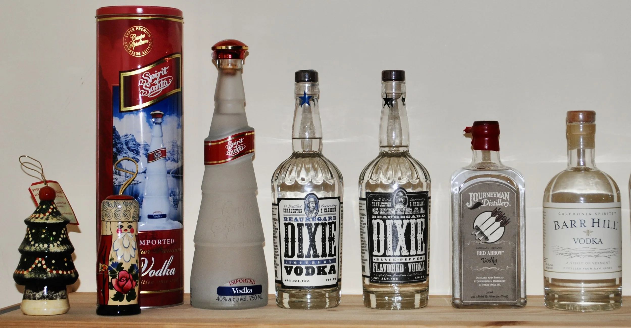 Spirit of Santa, 
Beauregard Dixie, 
Beauregard Dixie – black pepper, 
Journeyman Red Arrow, 
Barr Hill (Caledonia Spirits) 