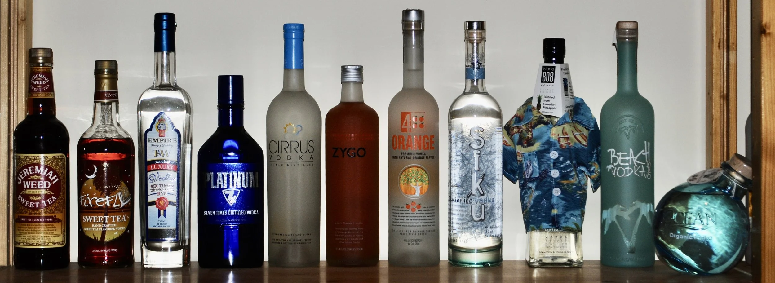 USA - Jeremiah Weed, Firefly Sweet Tea, Empire T & W, Platinum, Cirrus, Zygo, 4 Orange, 
Siku, Island 808 Pineapple, Beach, Ocean 
