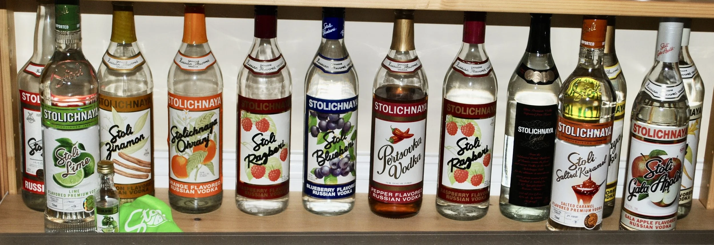 Stolichnaya, 
Stolichnaya – lime, 
Stolichnaya – zinamon, 
Stolichnaya – ohranj ,
Stolichnaya – razberi, 
Stolichnaya – blueberi,
Stolichnaya – pertsovka (pepper), 
Stolichnaya Gold,
Stolichnaya – limonaya, 
Stolichnaya – salted karamel, 
Stolichnaya