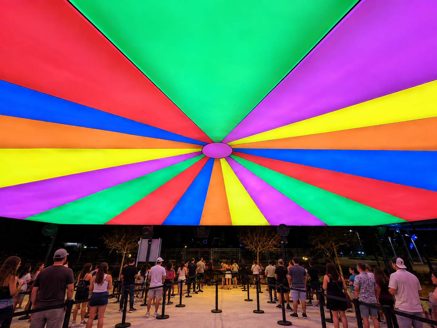 Ferris-Wheel-Lit-2-AI-People.png