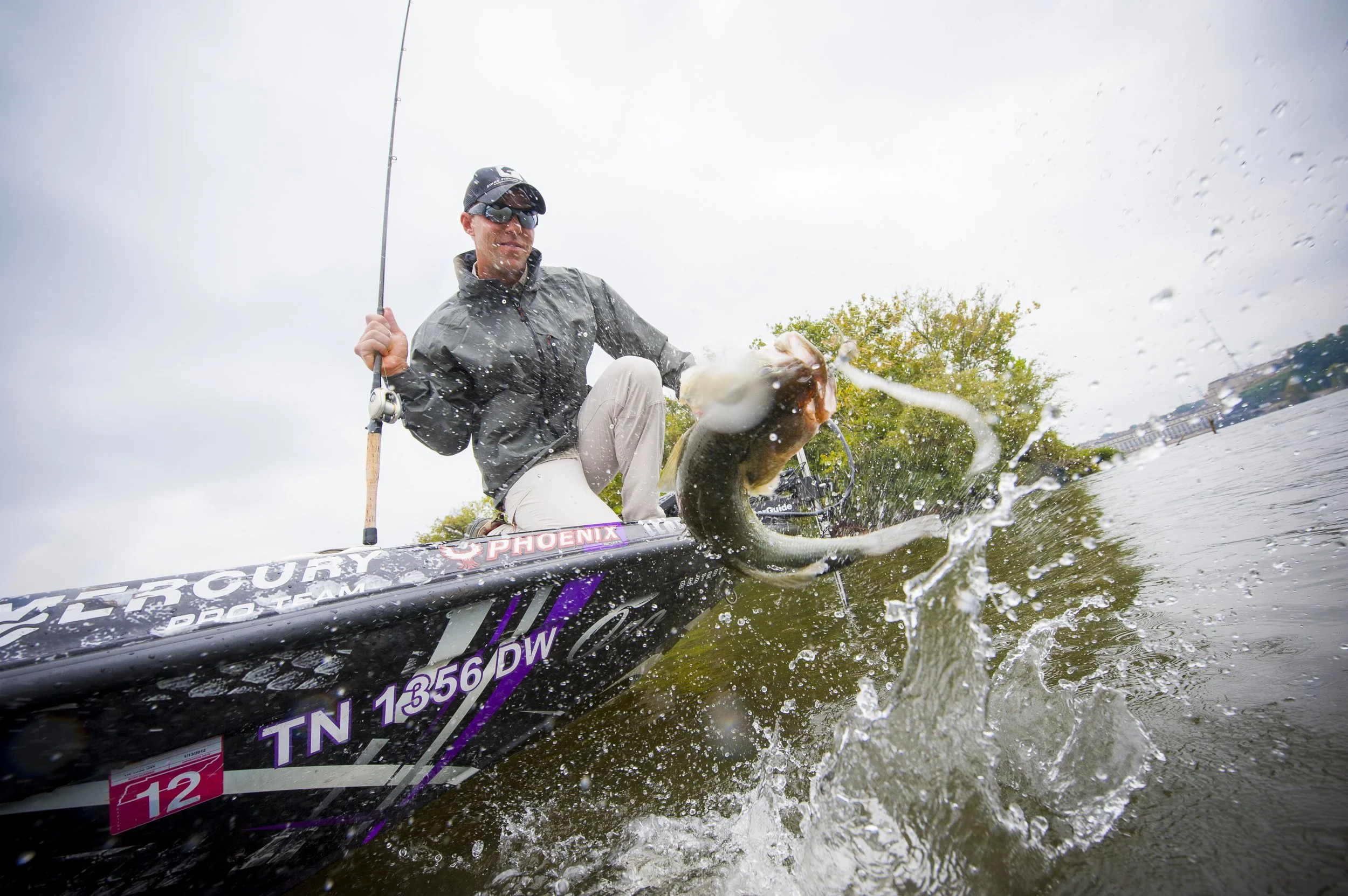Bass, Fishing, Aaron Martens, Simms, Alabama, Jumping Bass,