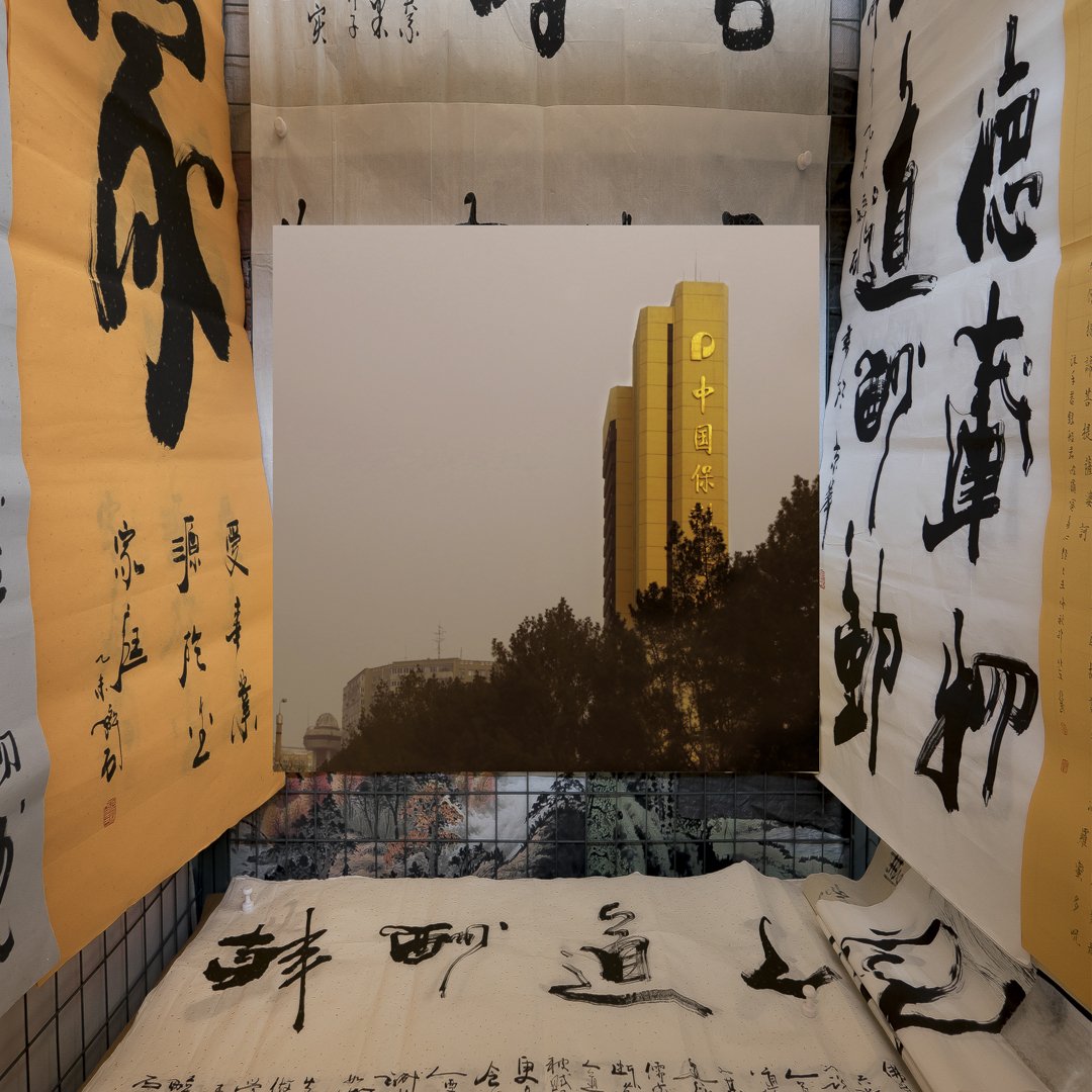 "Amarelas I" (2016) | 40x40cm | Impressão Fine art papel Hahnemühle photo RAG 308gms e papel de arroz Awagami. Montagem canaleta em madeira escurecida, 0,5x2cm, cúpula em acrilico cristal com 3 cm de altura. | Edição 5 