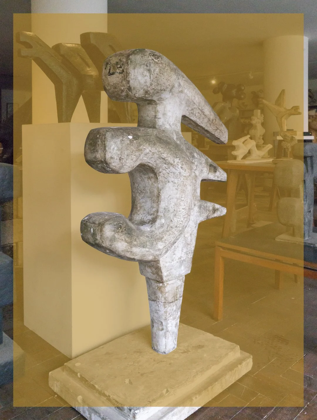 "Liuba VIII" (2019) | 30x40cm | Impressão fine art papel Hahnemüehle e serigrafia montagem em cantoneiras de ferro 5/8 com pintura na cor cinza chumbo fosca  | Edição 1/3 