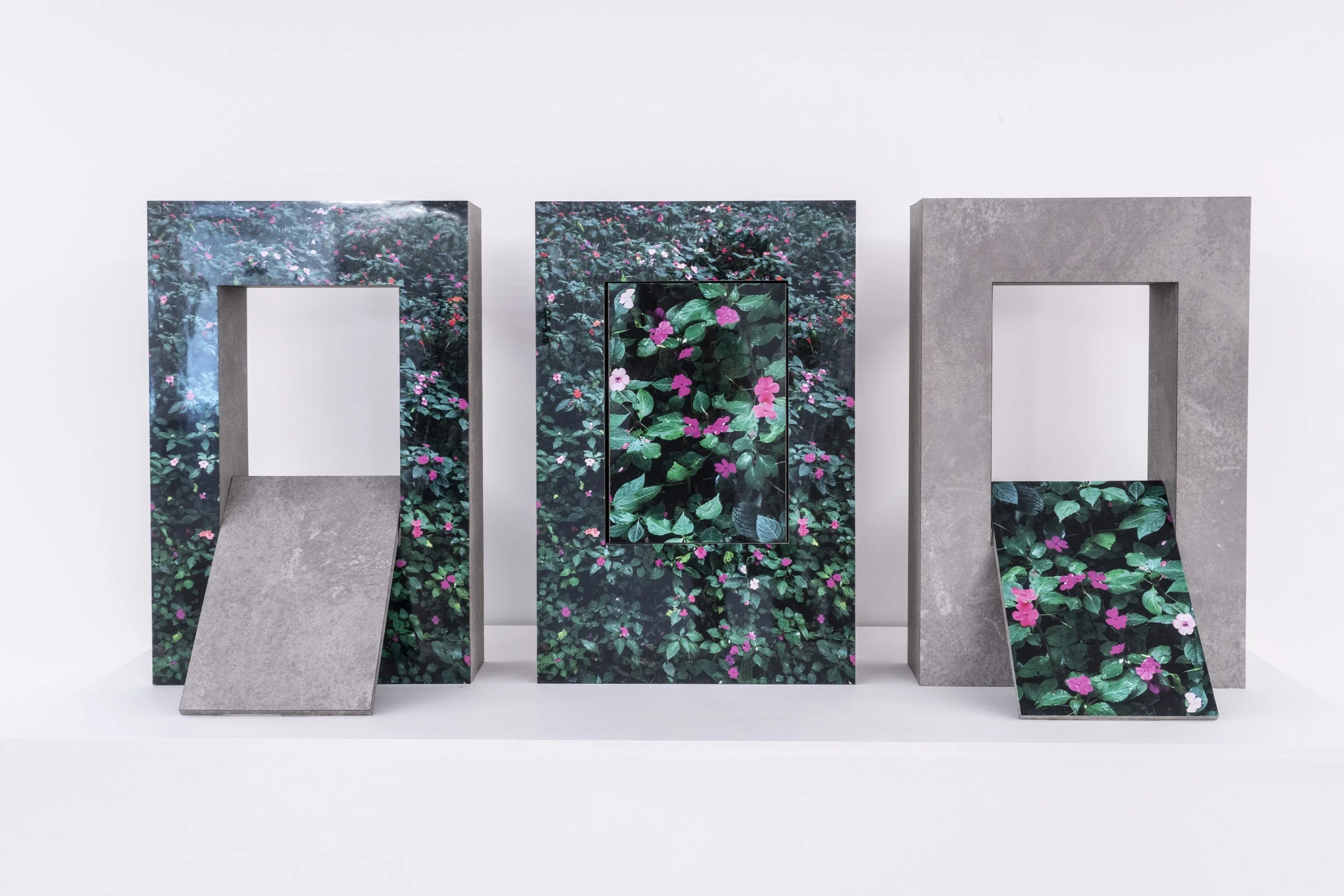 "Maria Sem Vergonha I, II e III" (2020) | 70x46x10cm | Foto escultura impressa em fórmica montada em estrutura de MDF  | Edição 1/3 