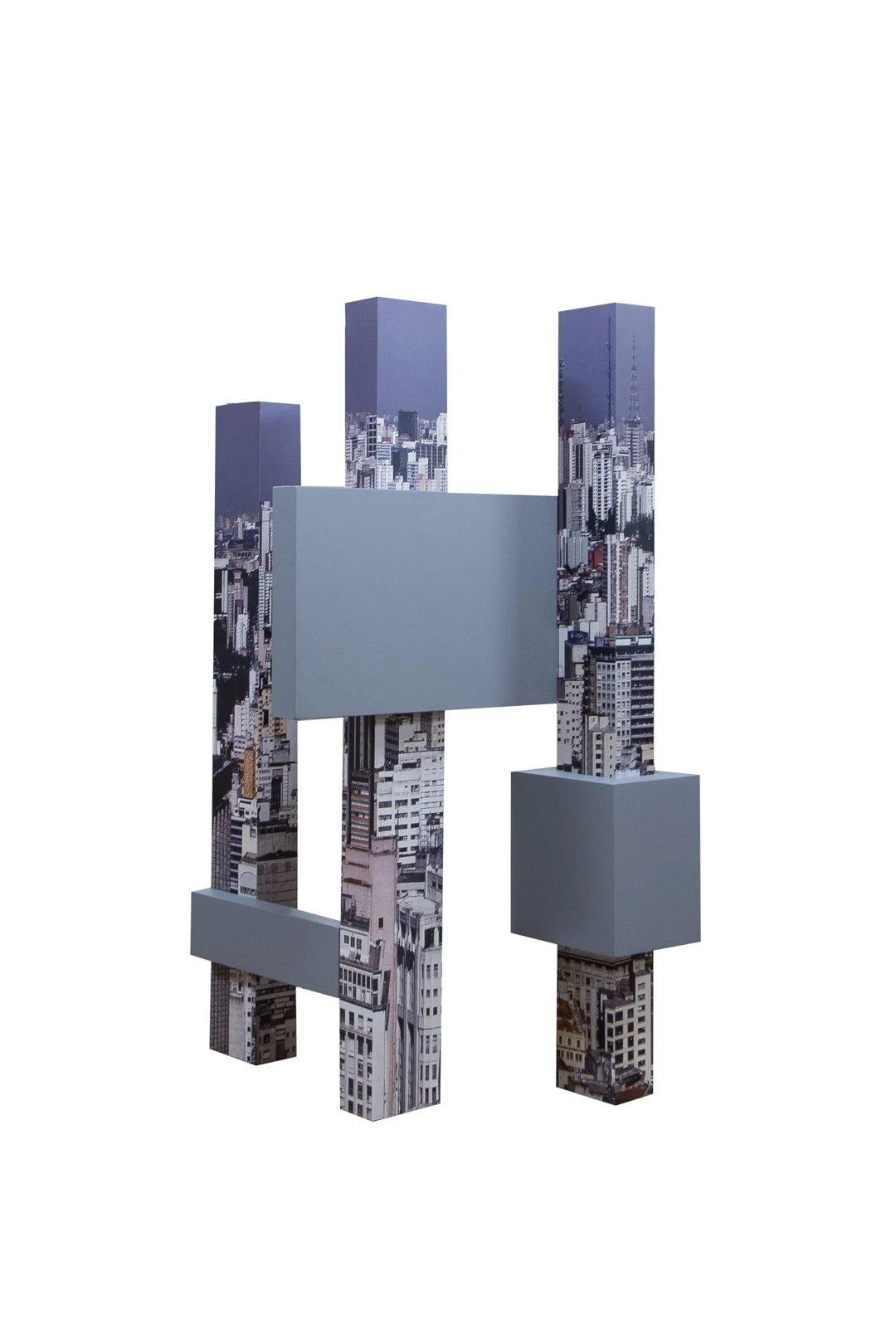 "Escultura VI" (2014) | 148x61x70cm |  Impressão UV em MDF pintada em verniz | Edição 2/5