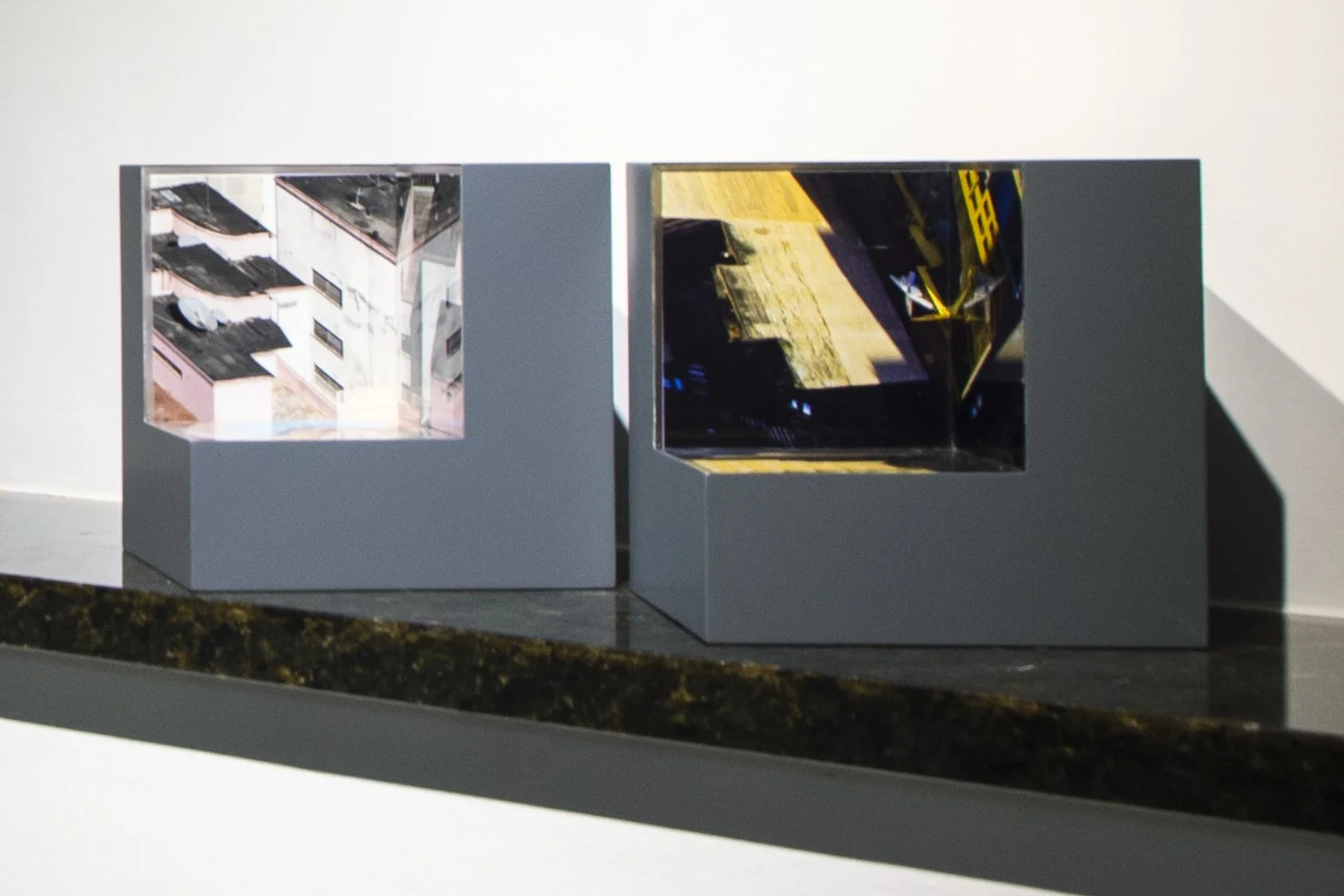 "Totem I e II" (2014) | 22x73cm | Impressão Fine art em metacrilato, madeira em MDF | Edição 2/5