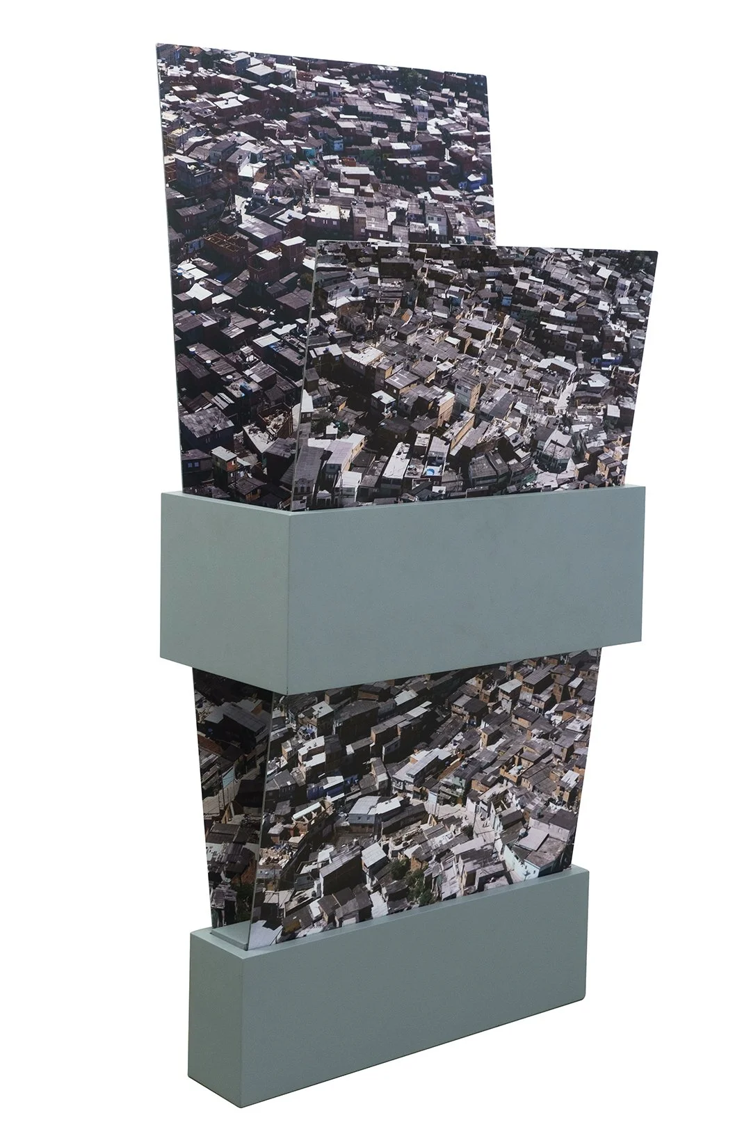 "Escultura VII" (2014) | 144xX66x41cm |  Impressão UV em MDF pintada em verniz | Edição 2/5