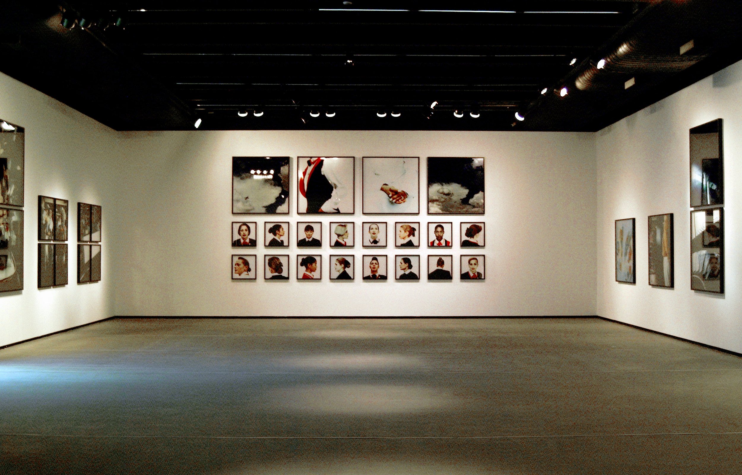 Exposição "Aeroporto" – Instituto Tomie Ohtake, São Paulo (2002)