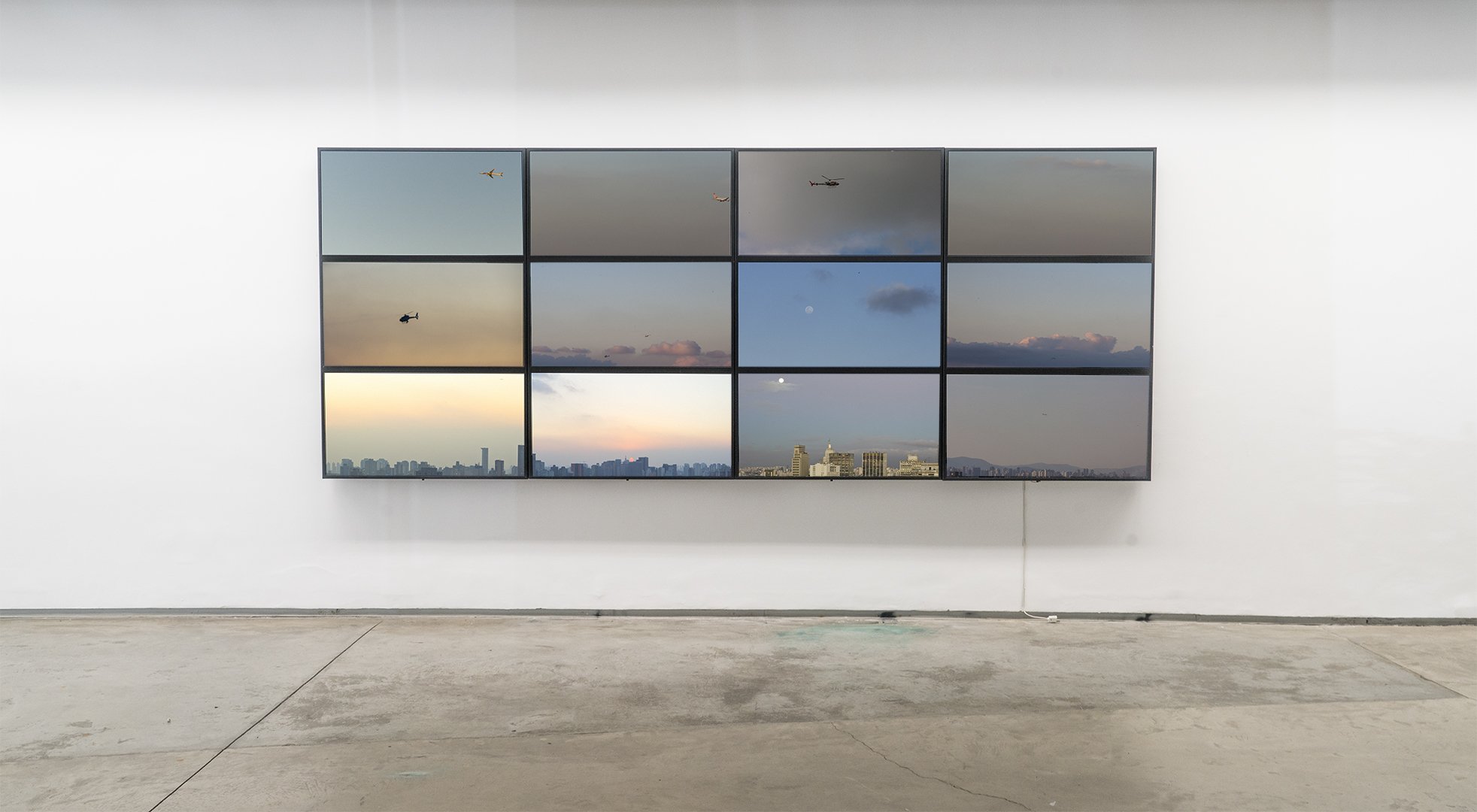 Do conjunto "Céu" (2014) | 50x94c20cm (cada) | conjunto completo com 46 peças | Impressão  em Duratrans em metacrilato | Edição 2/5