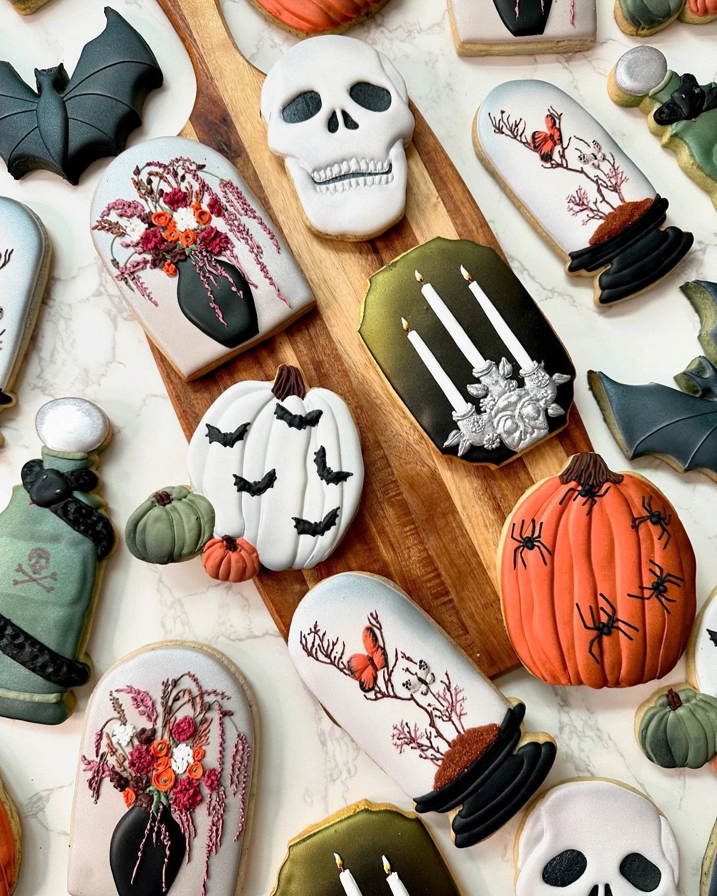 I&rsquo;ll just never be over these 🖤

If you love these designs, you will see some of them at my pop up @anthro_devonyard on 10/19 ✨ 

I will have all kinds of Halloween cookies in Vanilla and Chai flavors 🖤🖤🖤